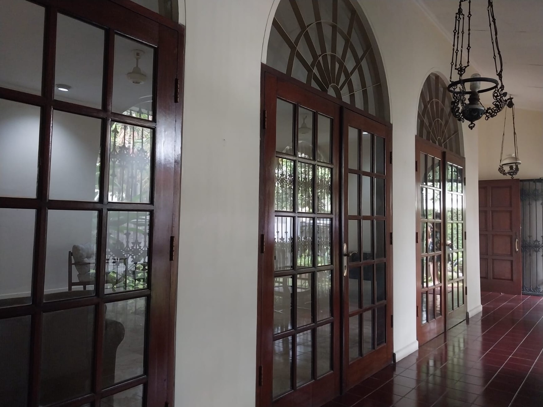 Dijual Rumah Unik Siap Huni di Cilandak Barat