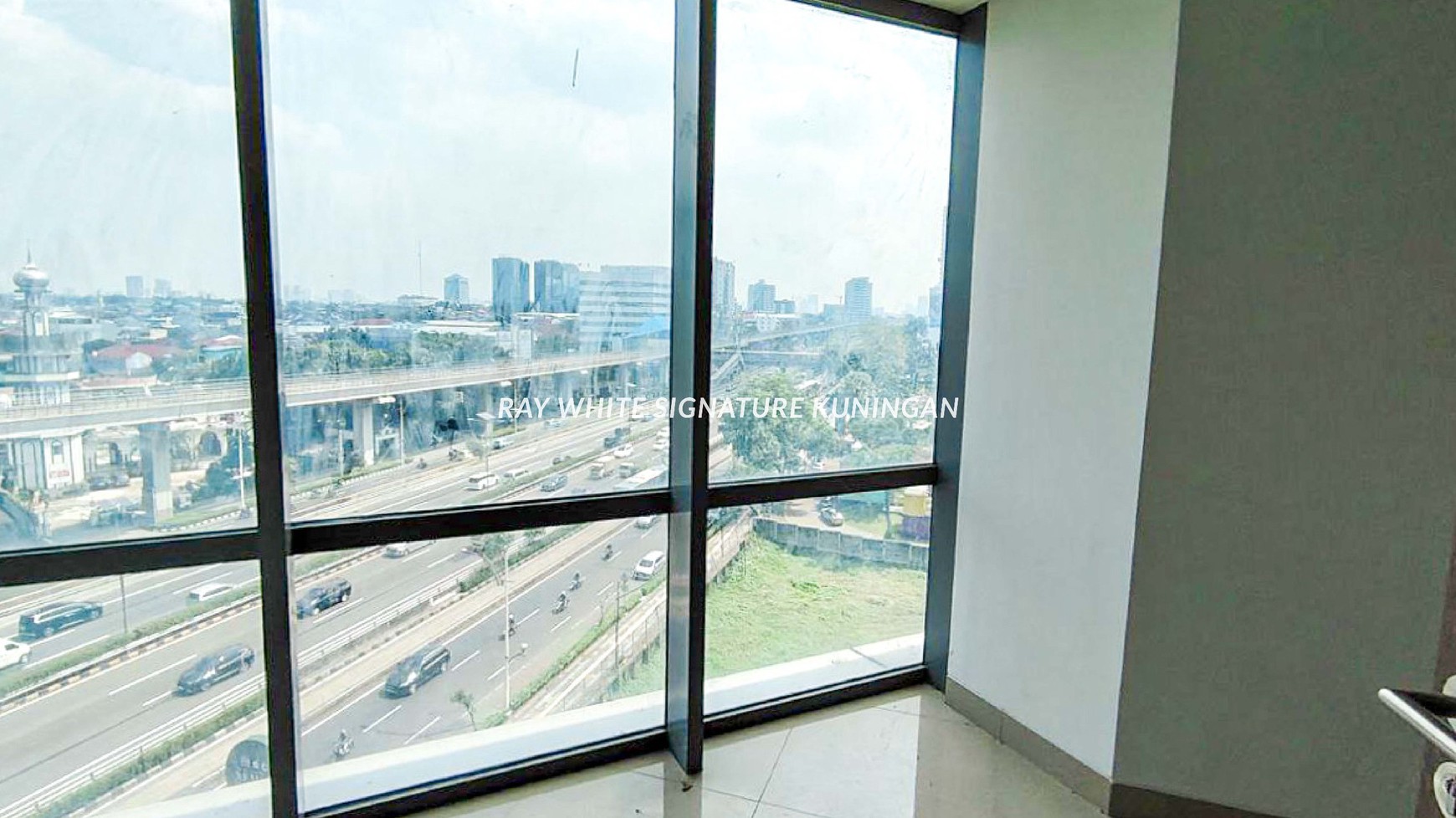 Apartment Bellevue Place Lantai 8 Lokasi di MT Haryono