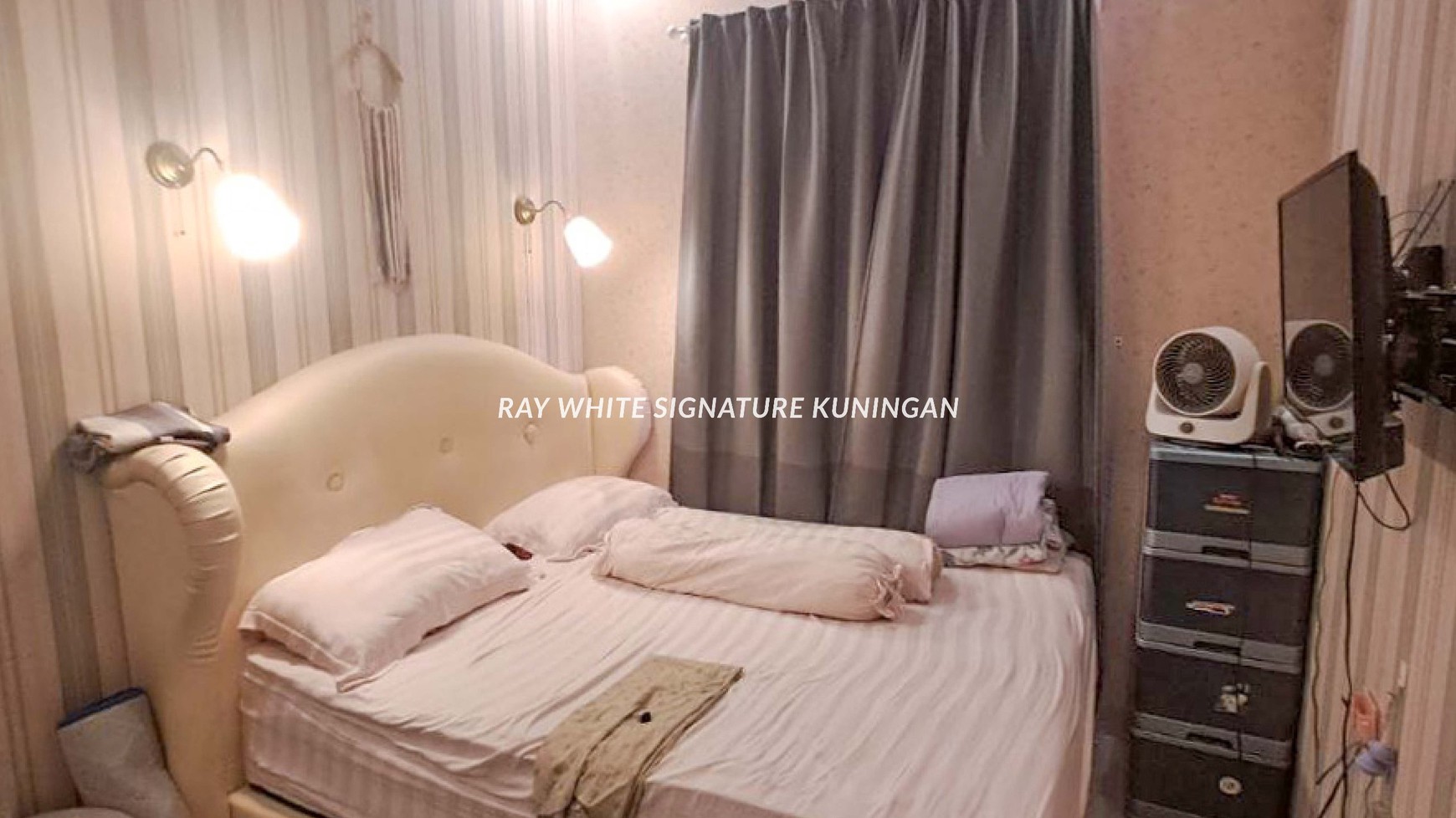 Rumah Town House di D'Phasa Residence Duren Sawit
