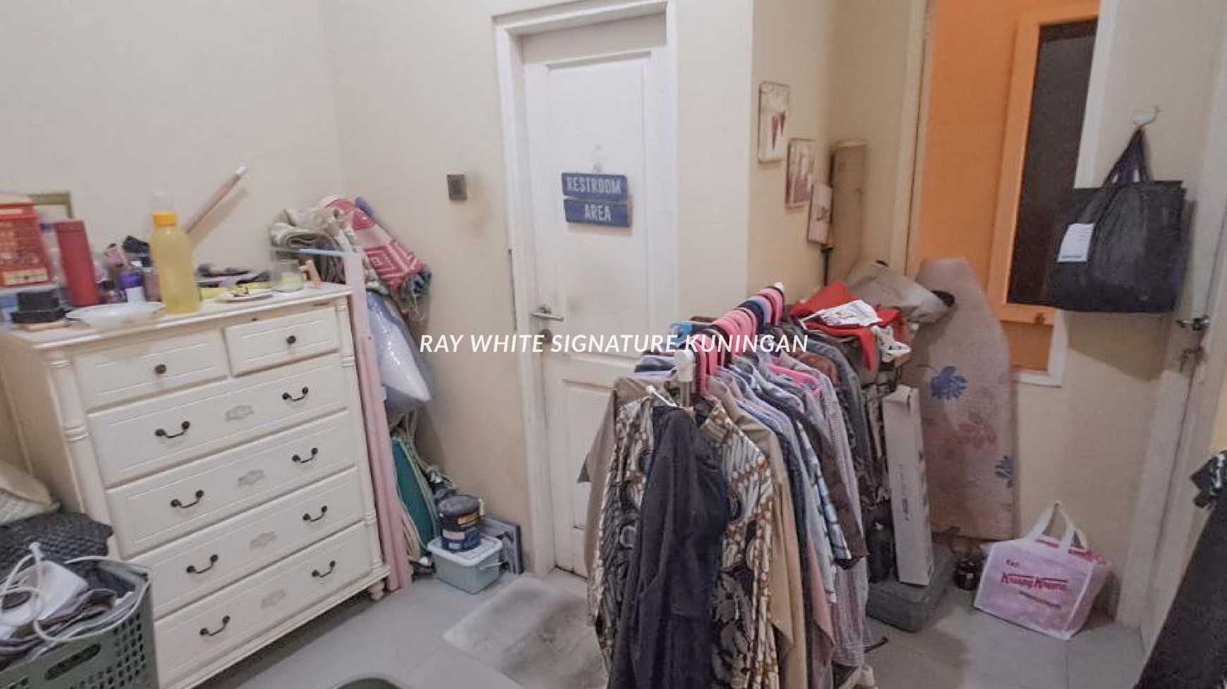 Rumah Town House di D'Phasa Residence Duren Sawit