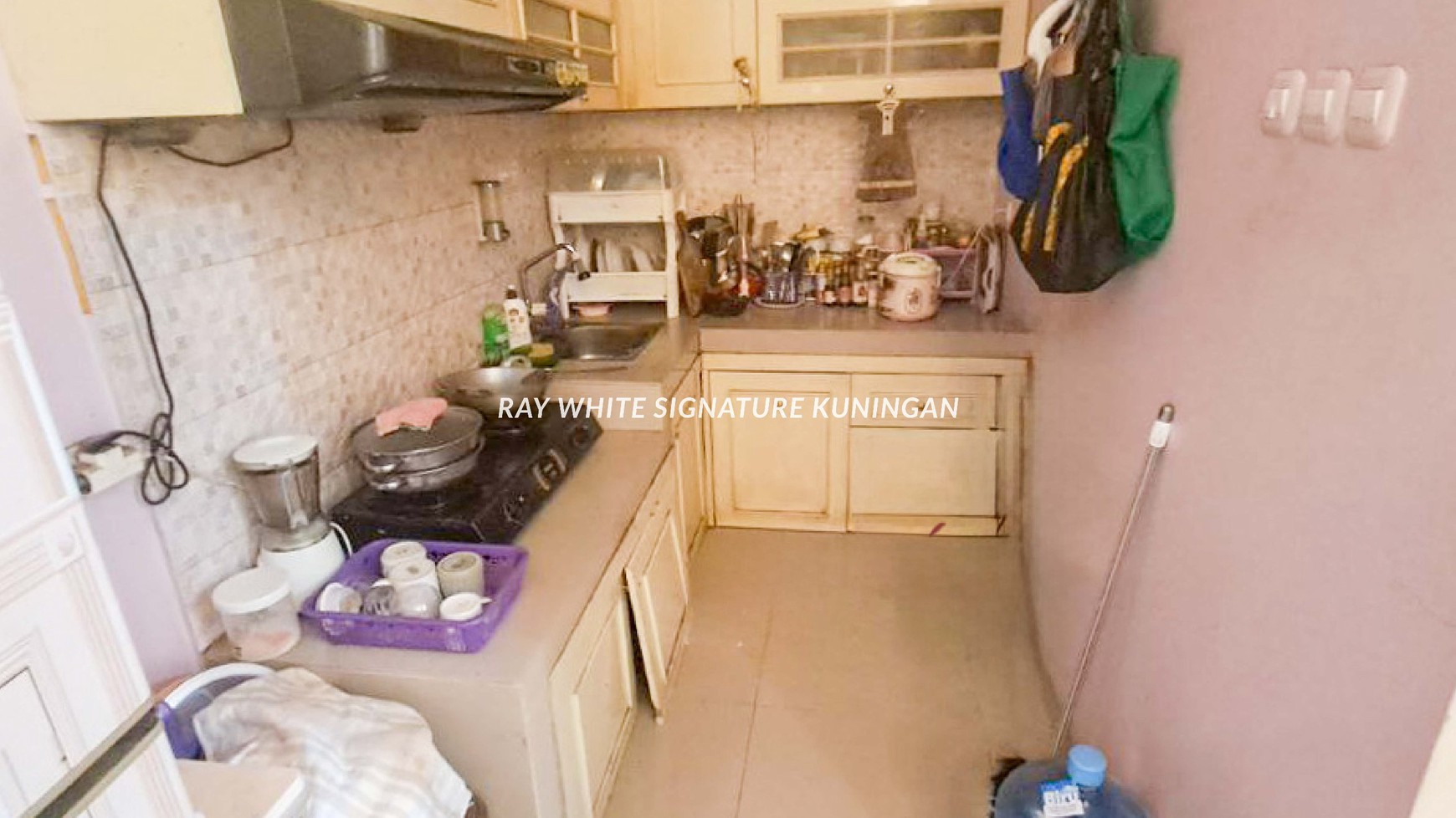 Rumah Town House di D'Phasa Residence Duren Sawit