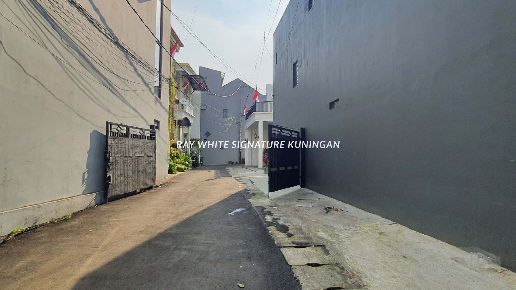 Rumah Town House di D'Phasa Residence Duren Sawit