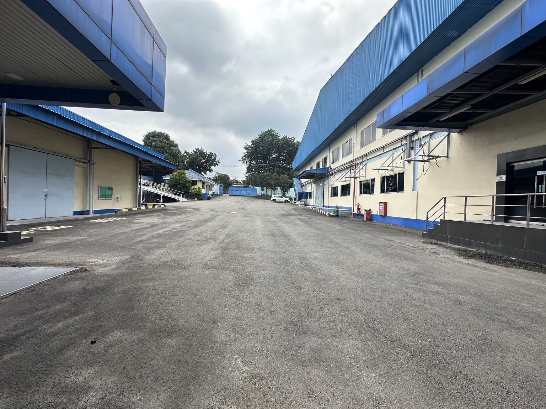 EX Pabrik Lokasi Jl. Mercedes Benz -Wanaherang Gunung Putri Bogor