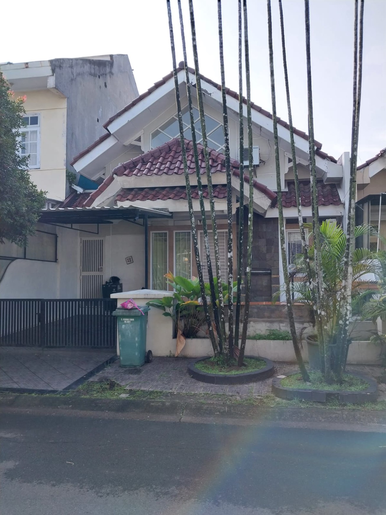 Dijual Rumah murah di JL. Gunung timur - Taman Bromo Lippo Karawaci, Tangerang