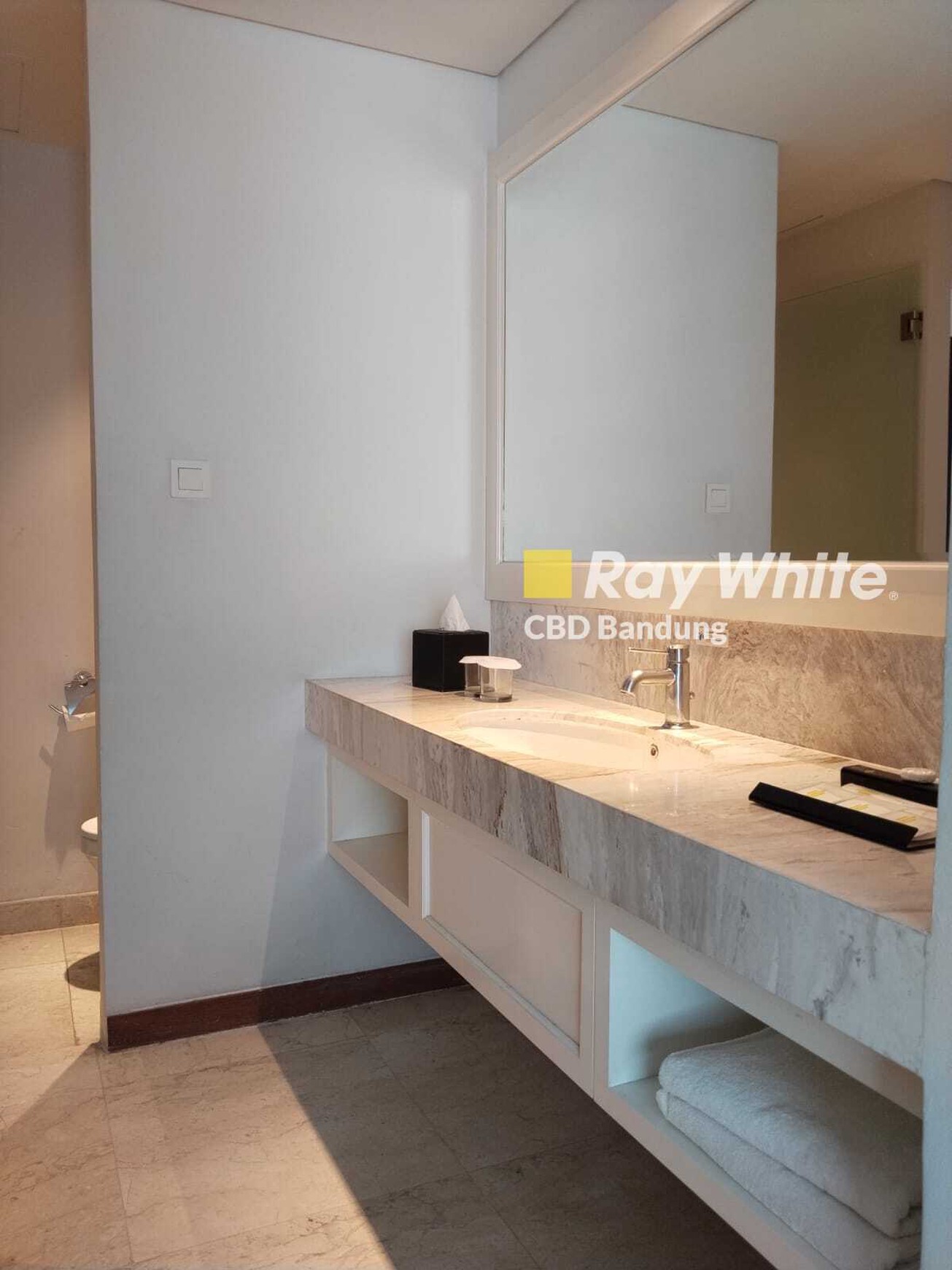 Condotel Type Deluxe 1 Bedroom Full Furnished di Mainroad Riau, Bandung