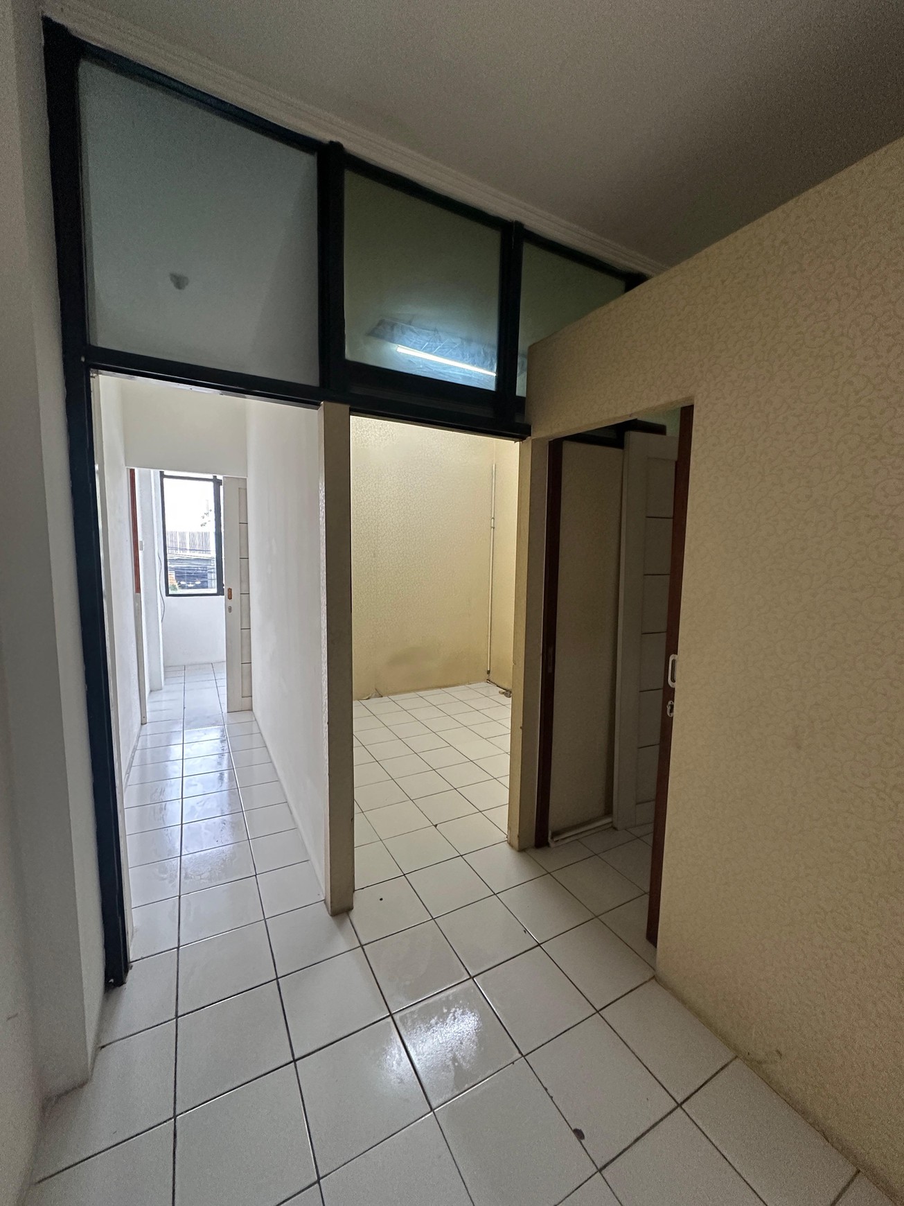 Disewa Ruko dipinggir Jalan Besar di Menteng Jakarta Pusat