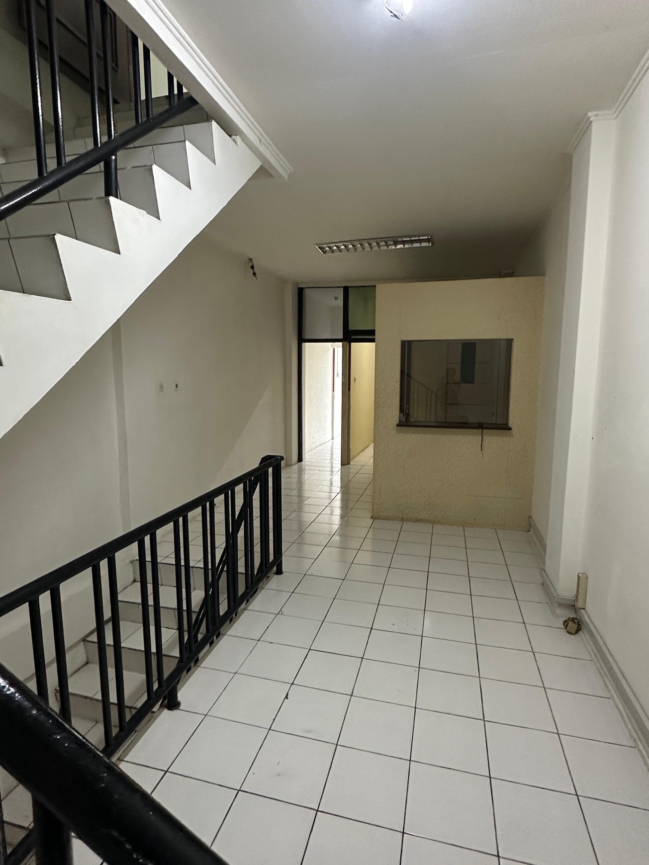 Disewa Ruko dipinggir Jalan Besar di Menteng Jakarta Pusat
