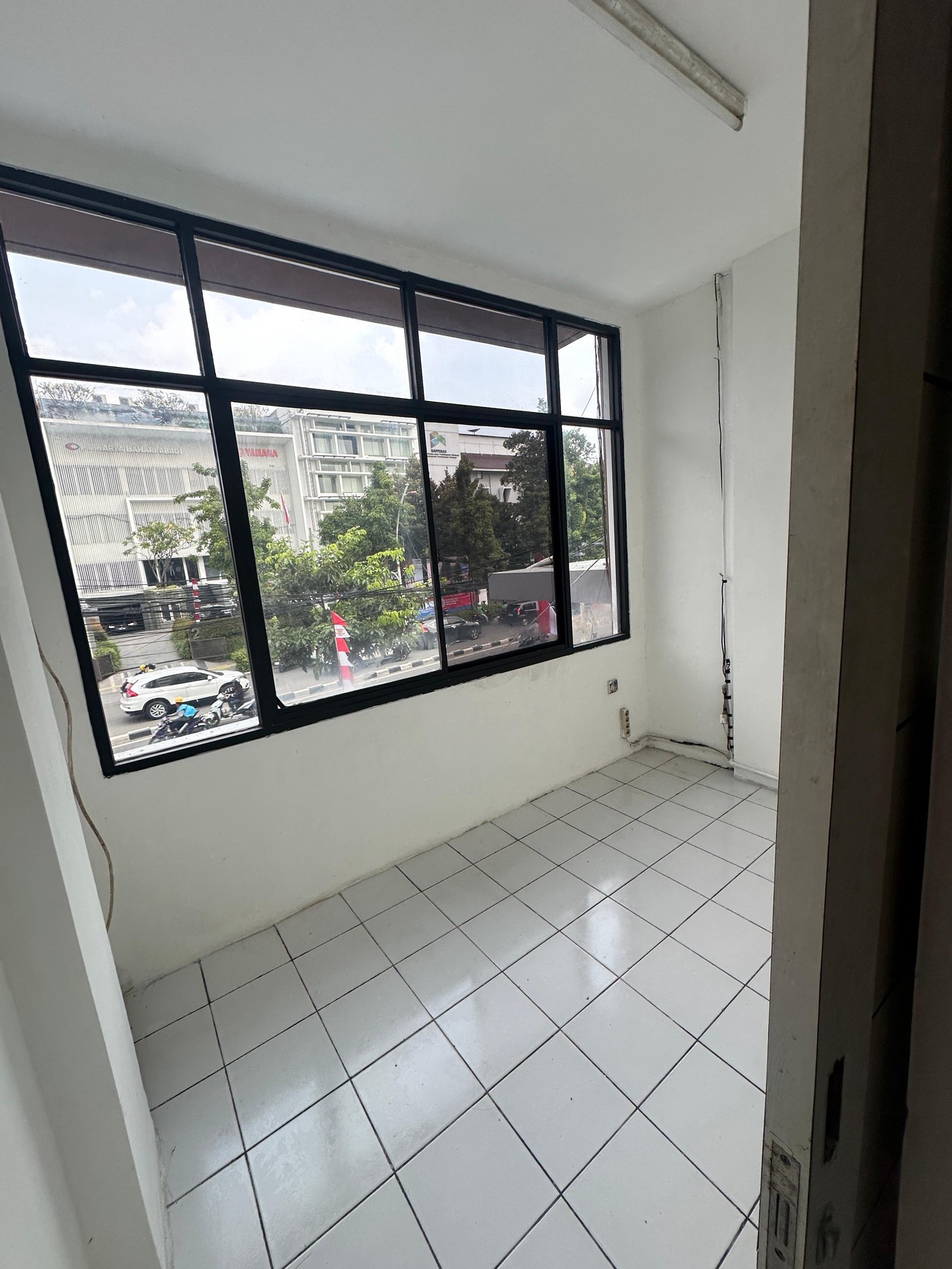 Disewa Ruko dipinggir Jalan Besar di Menteng Jakarta Pusat