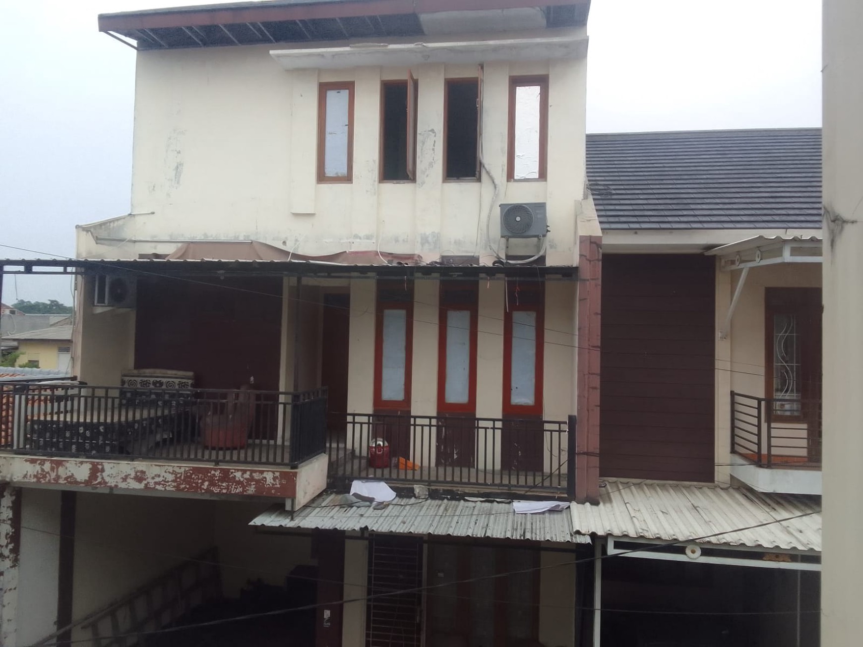 Rumah 3 Lantai Siap Huni Dijual di Perumahan Andini Residence, Lubang Buaya, Jakarta Timur