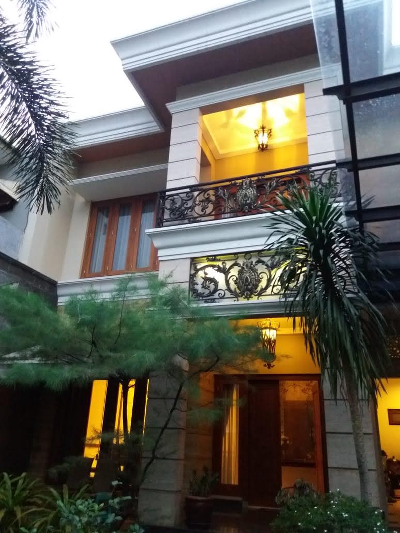 Dijual Rumah Premium  2LT  Jl. Gaharu, Cilandak Barat 