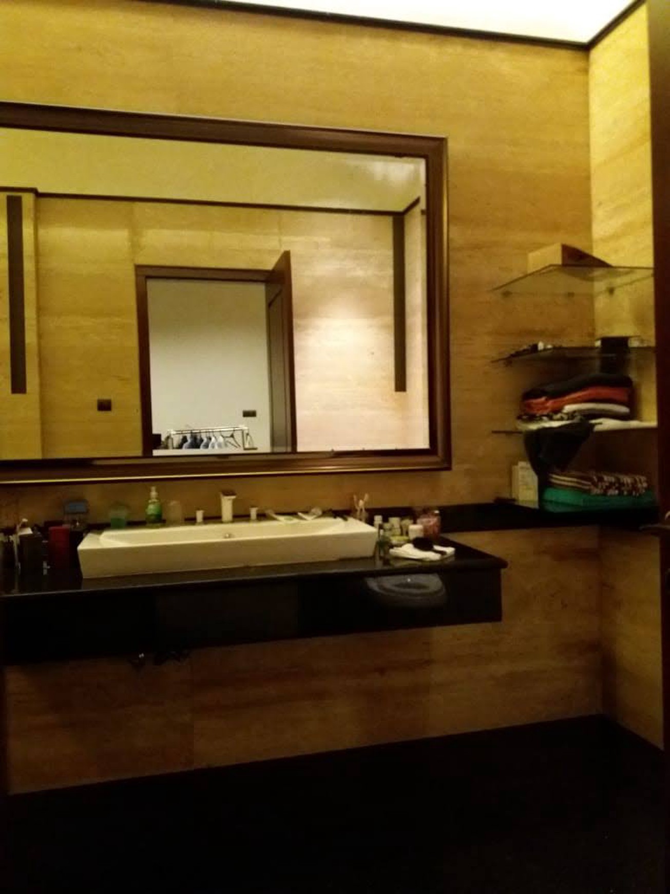 Dijual Rumah Premium  2LT  Jl. Gaharu, Cilandak Barat 