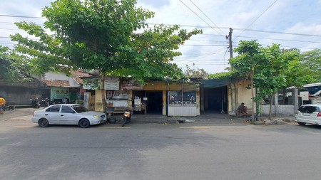 Dijual Ruang Usaha Dengan Luas Tanah 614 Meter Persegi Lokasi di Jalan Imogiri Timur Yogyakarta 