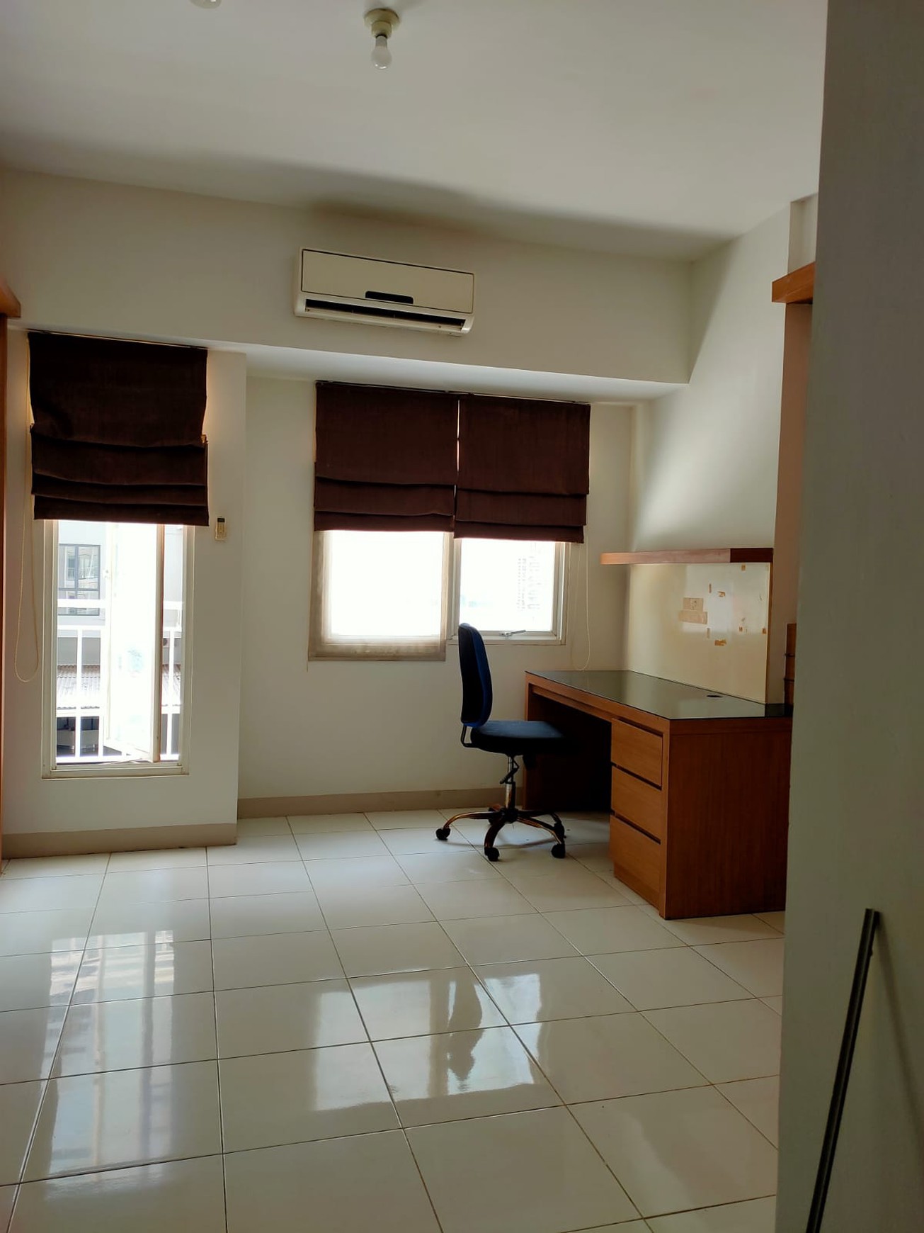 Disewakan Rumah 1,5 Lantai Bersih Terawat Golf Avenue Citraland Surabaya