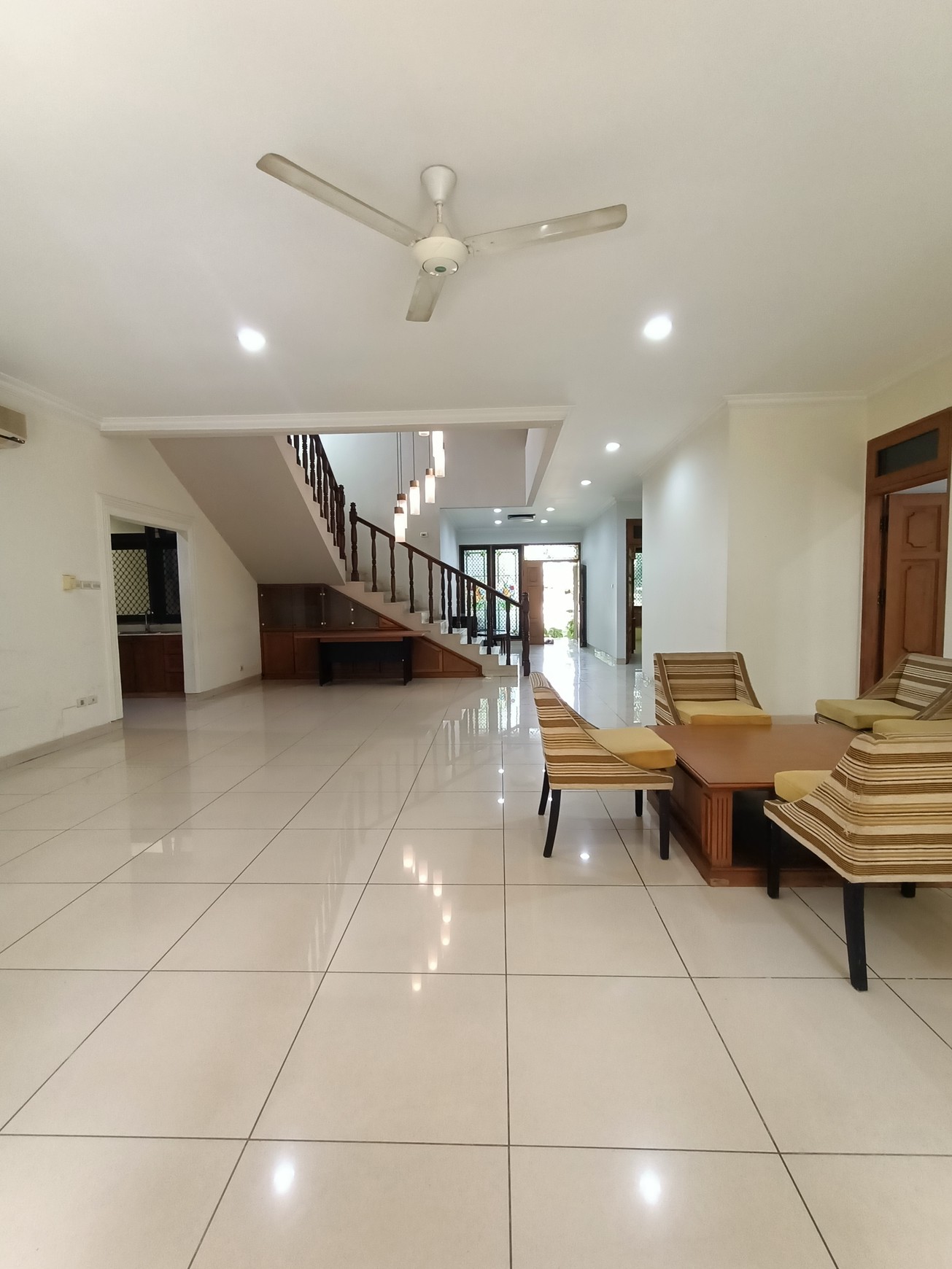 Rumah Mewah Terawat Kemang, Jakarta Selatan