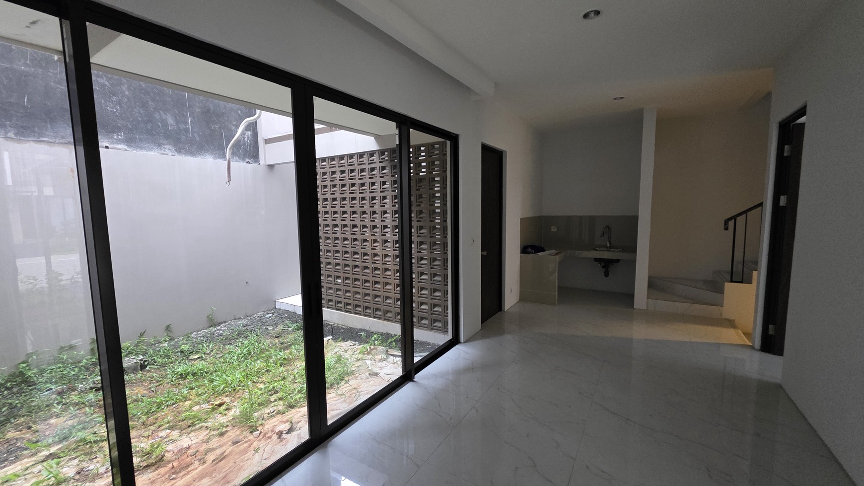 Disewakan Rumah di Cluster Aeris Citra Garden Serpong