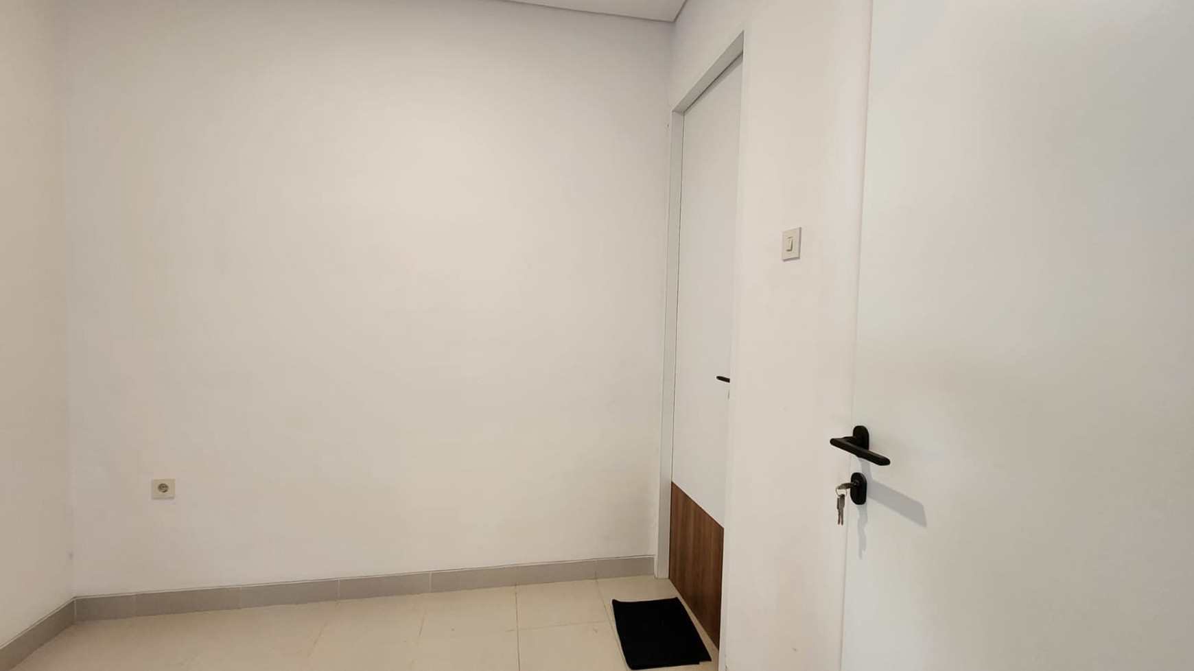 Rumah Modern 2 Lantai Disewakan Akses Jalan 2 Mobil di Cikoko Pancoran Jaksel