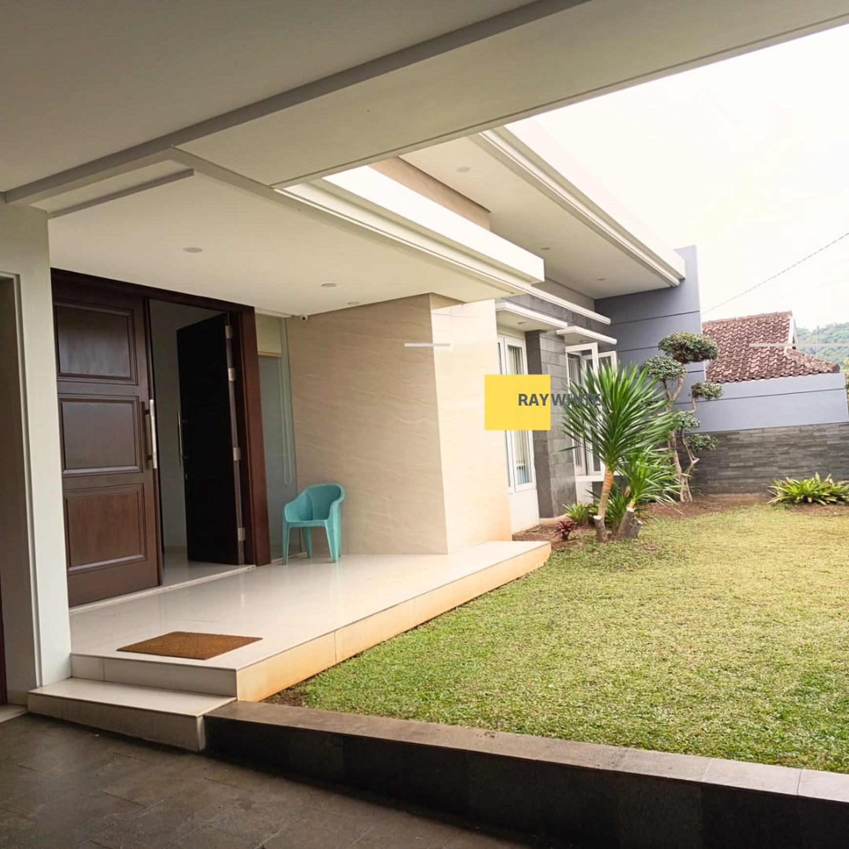Disewakan rumah mewah lokasi di Pahoman 220 juta per tahun nego full furnished