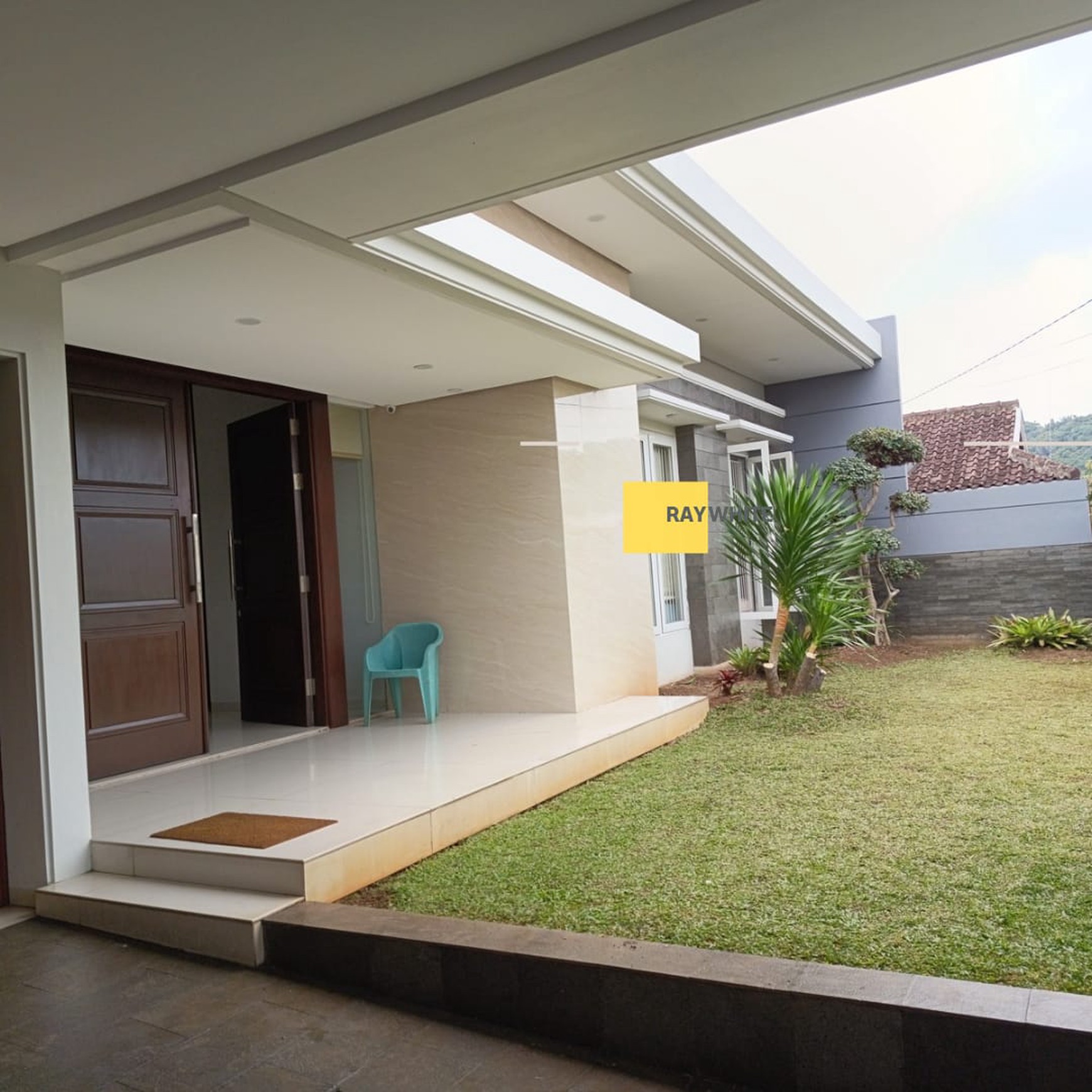 Disewakan rumah mewah lokasi di Pahoman 220 juta per tahun nego full furnished