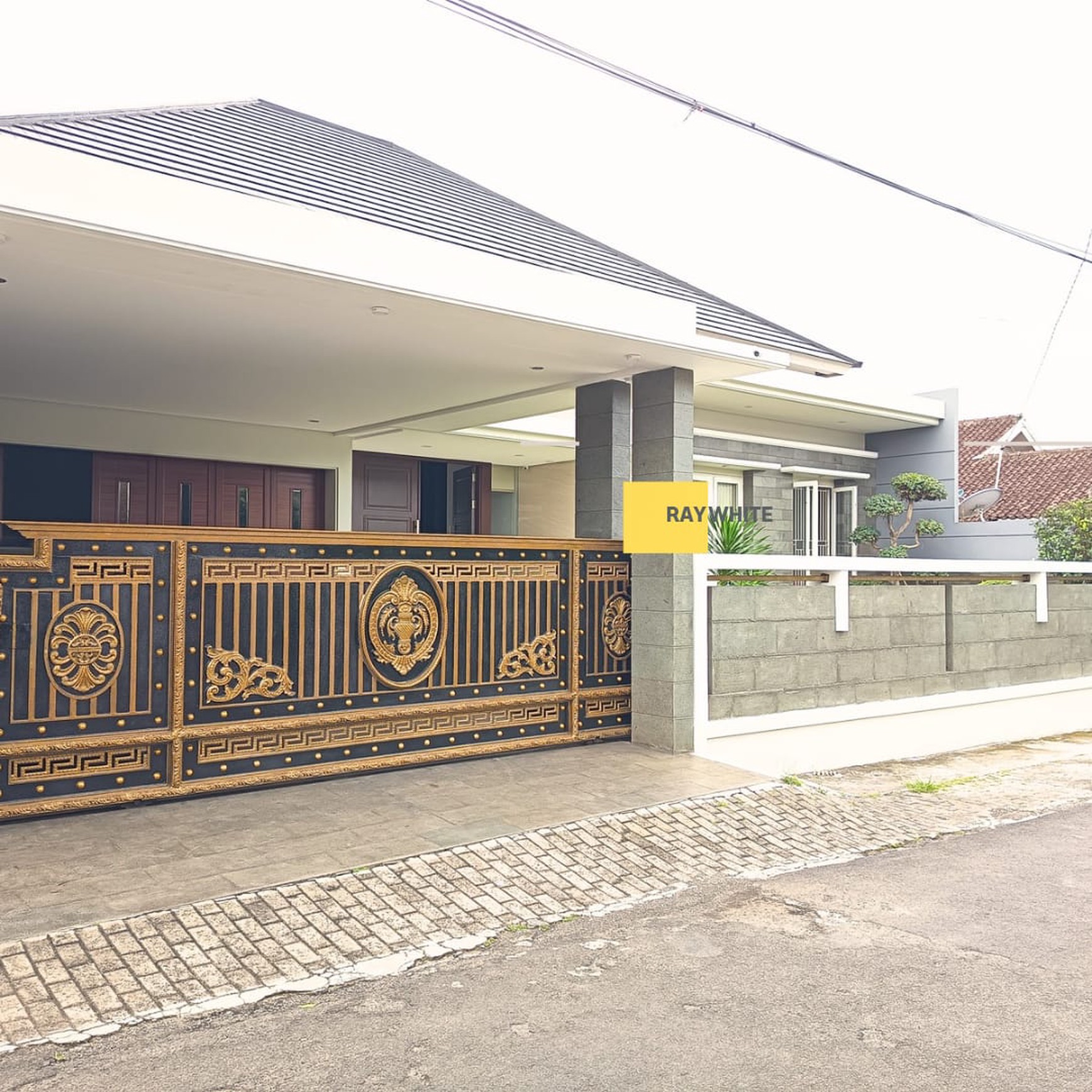 Disewakan rumah mewah lokasi di Pahoman 220 juta per tahun nego full furnished