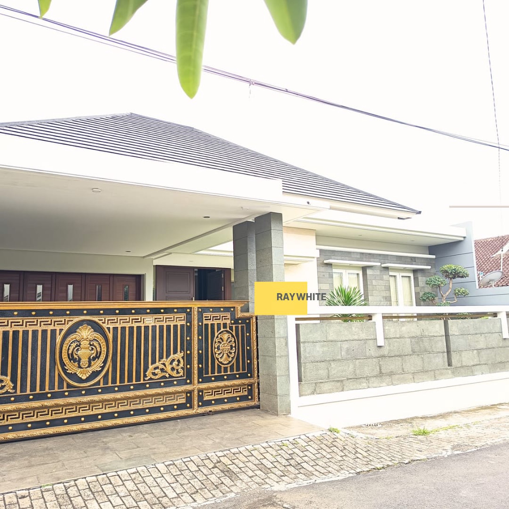 Disewakan rumah mewah lokasi di Pahoman 220 juta per tahun nego full furnished