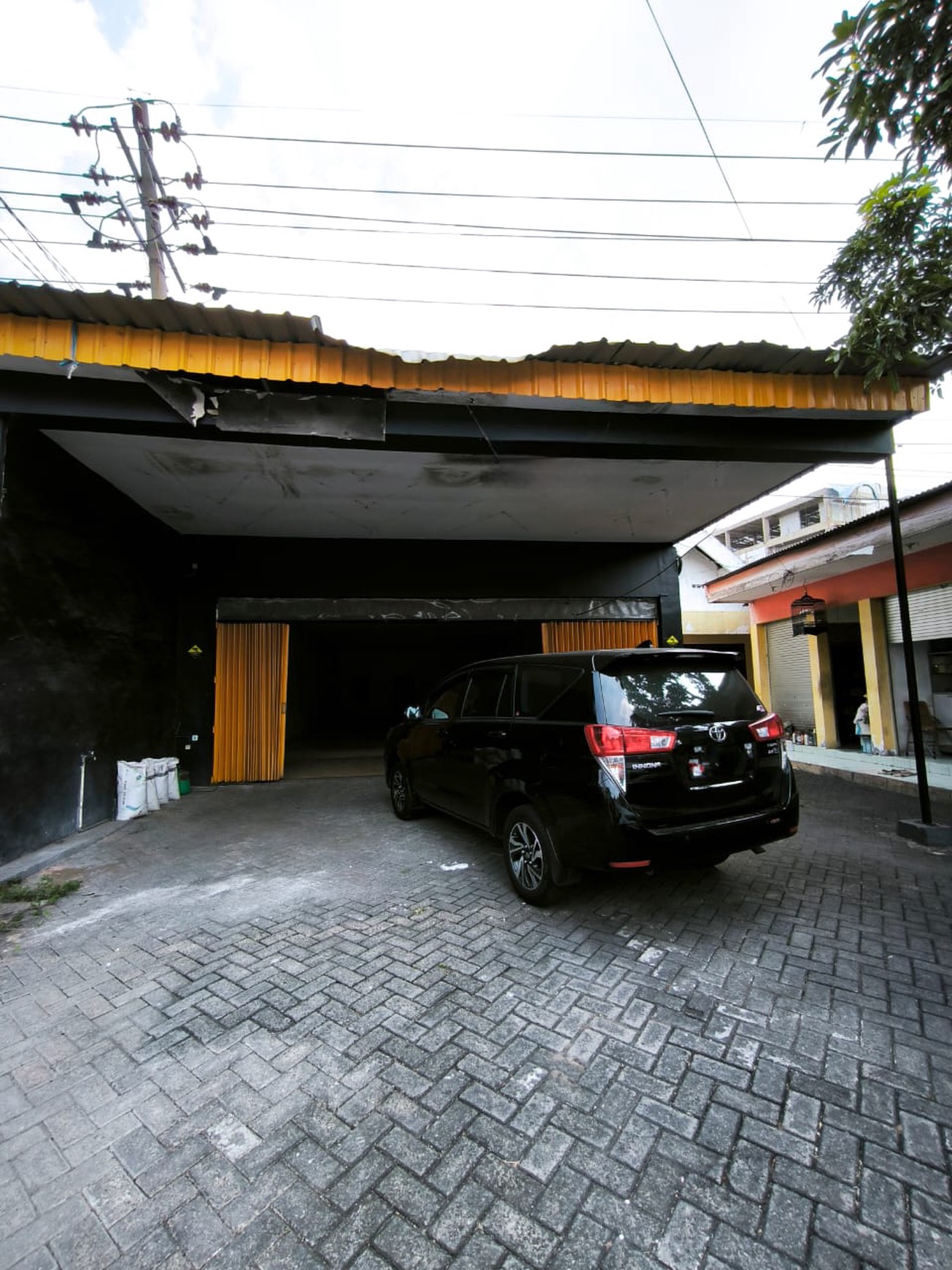 Murah Disewakan Ruko Nol Jalan Raya Lontar - Sambikerep - Surabaya Barat - Ruangan Lebar Loss - Strategis Lokasi