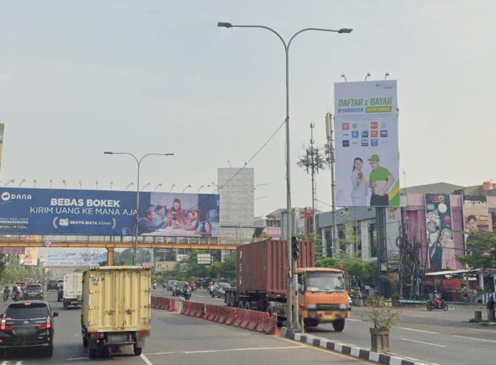 Ruko  Sewa posisi hook  jl.Ahmad Yani ,Bekasi Barat