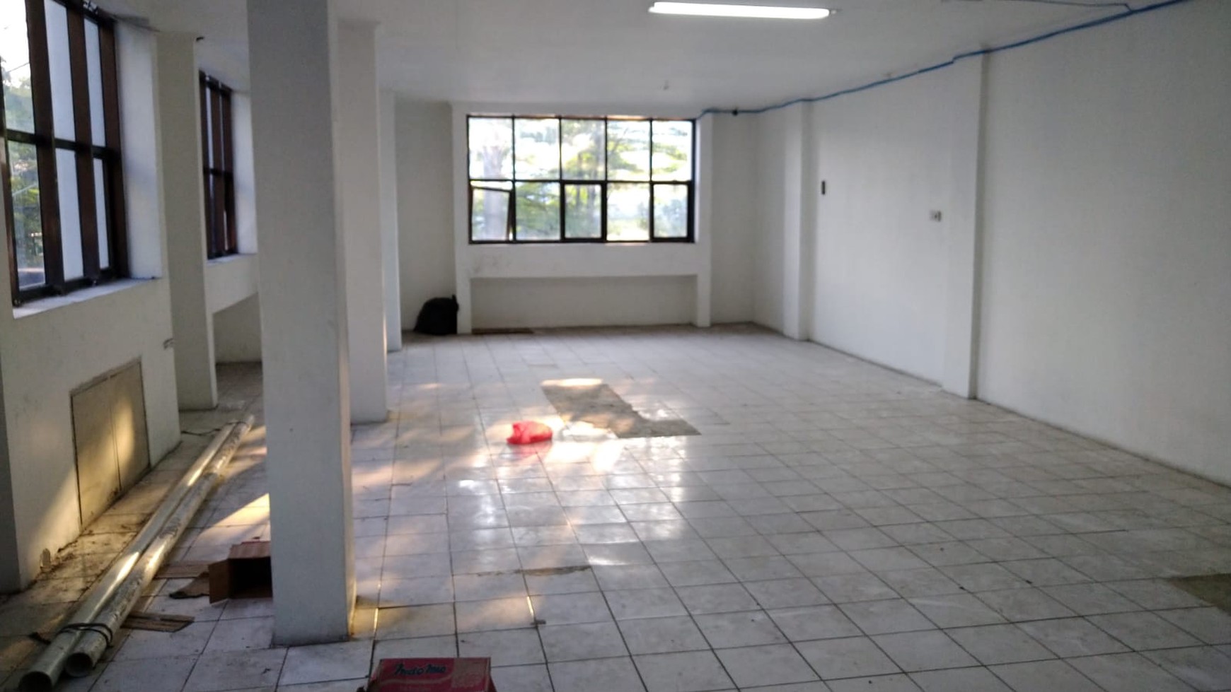 Ruko  Sewa posisi hook  jl.Ahmad Yani ,Bekasi Barat