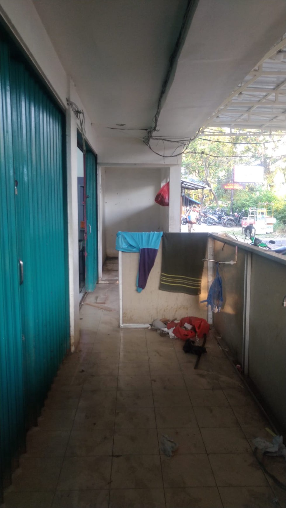 Ruko  Sewa posisi hook  jl.Ahmad Yani ,Bekasi Barat