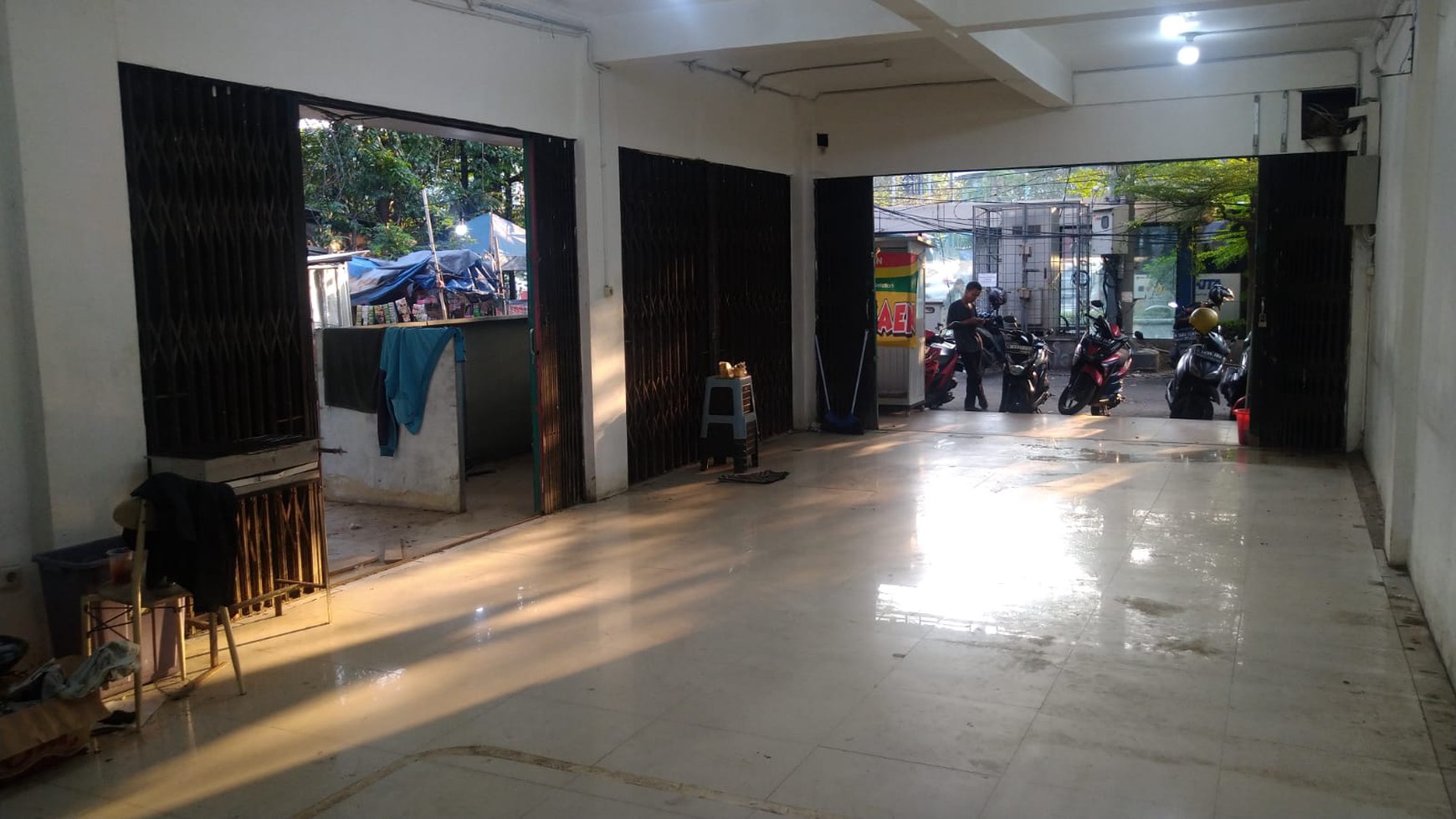 Ruko  Sewa posisi hook  jl.Ahmad Yani ,Bekasi Barat