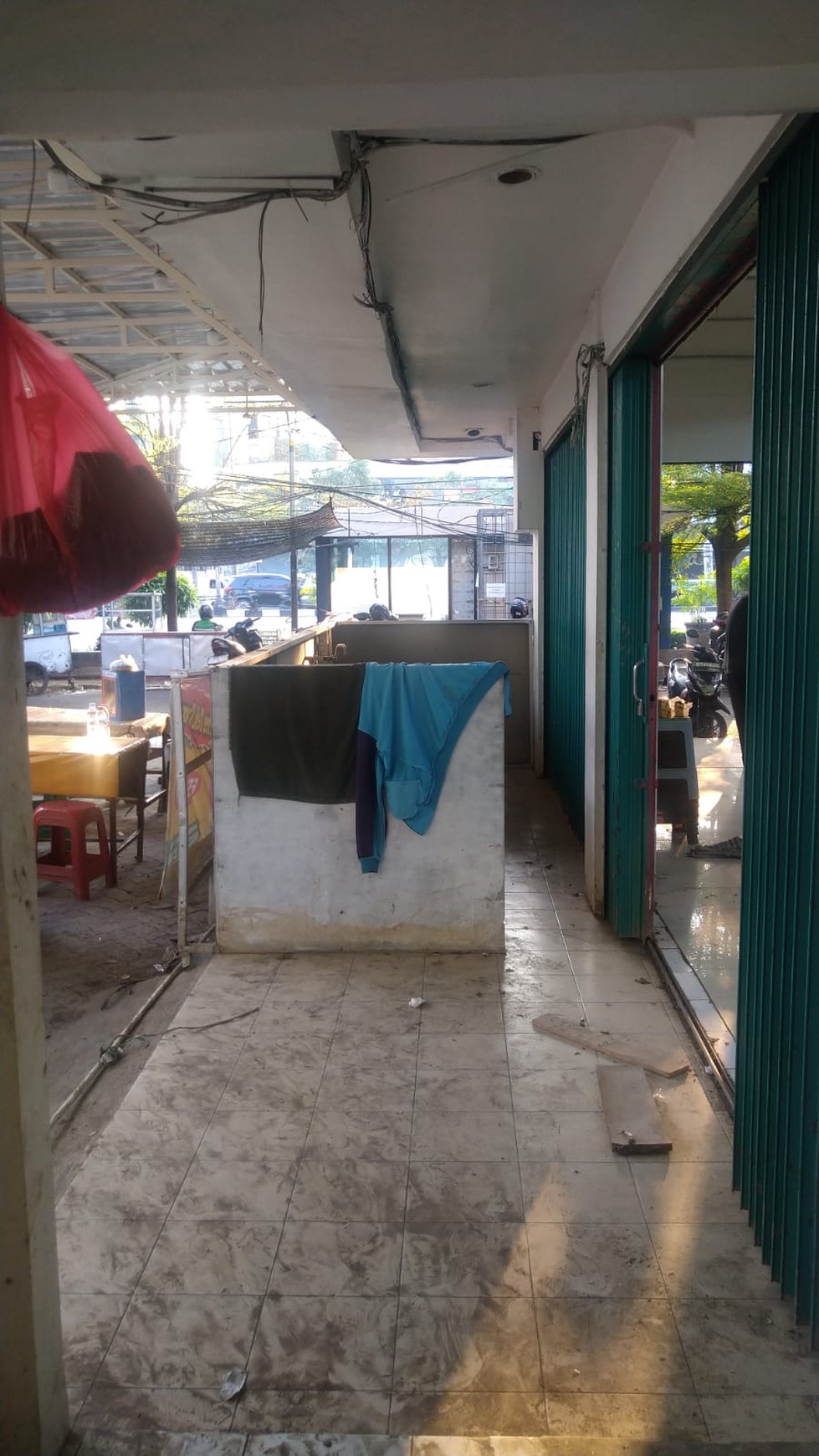 Ruko  Sewa posisi hook  jl.Ahmad Yani ,Bekasi Barat