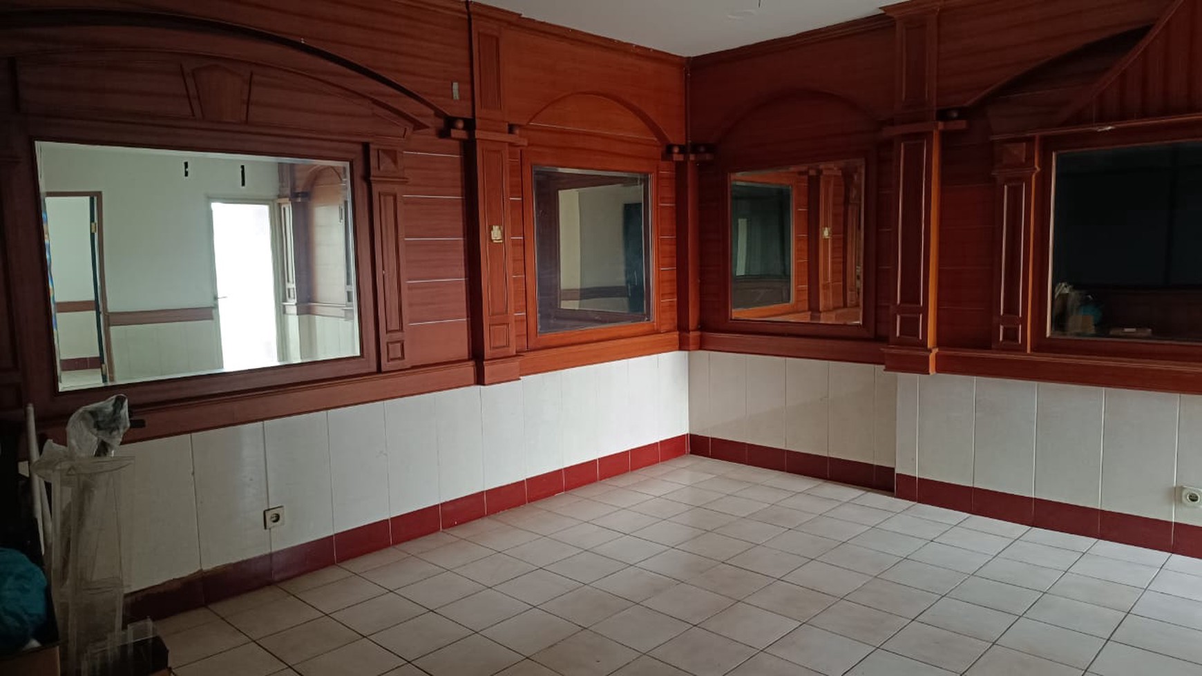 Rumah Hitung Tanah Area Cipete