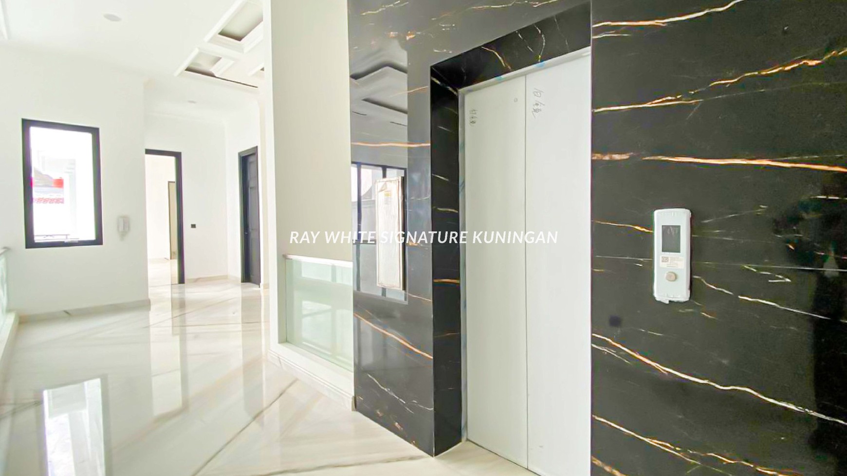 Dijual Rumah Hunian Bangunan Baru Sebrang Eco Park di Tebet Timur Raya