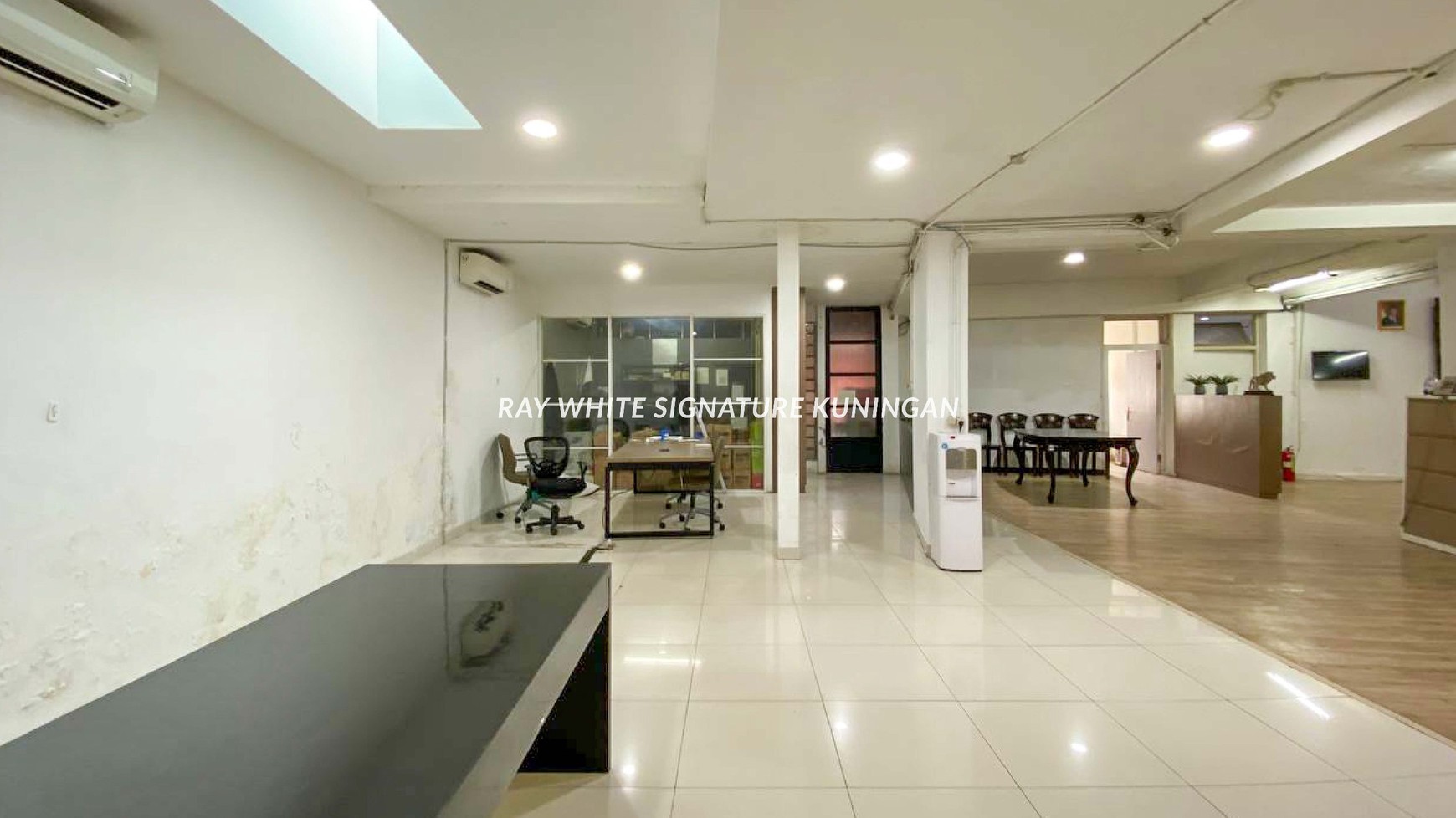 Dijual Rumah Kantor di Jl Prapanca Raya Berada di Jalan Utama 