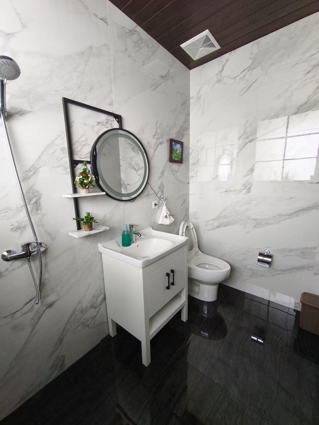 Rumah Baru Citraland North Emerald Mansion Surabaya PRIVATE Swimming Pool + MARMER ONYX Mewah+ Garasi Carport masuk 6 Mobil + PAGAR