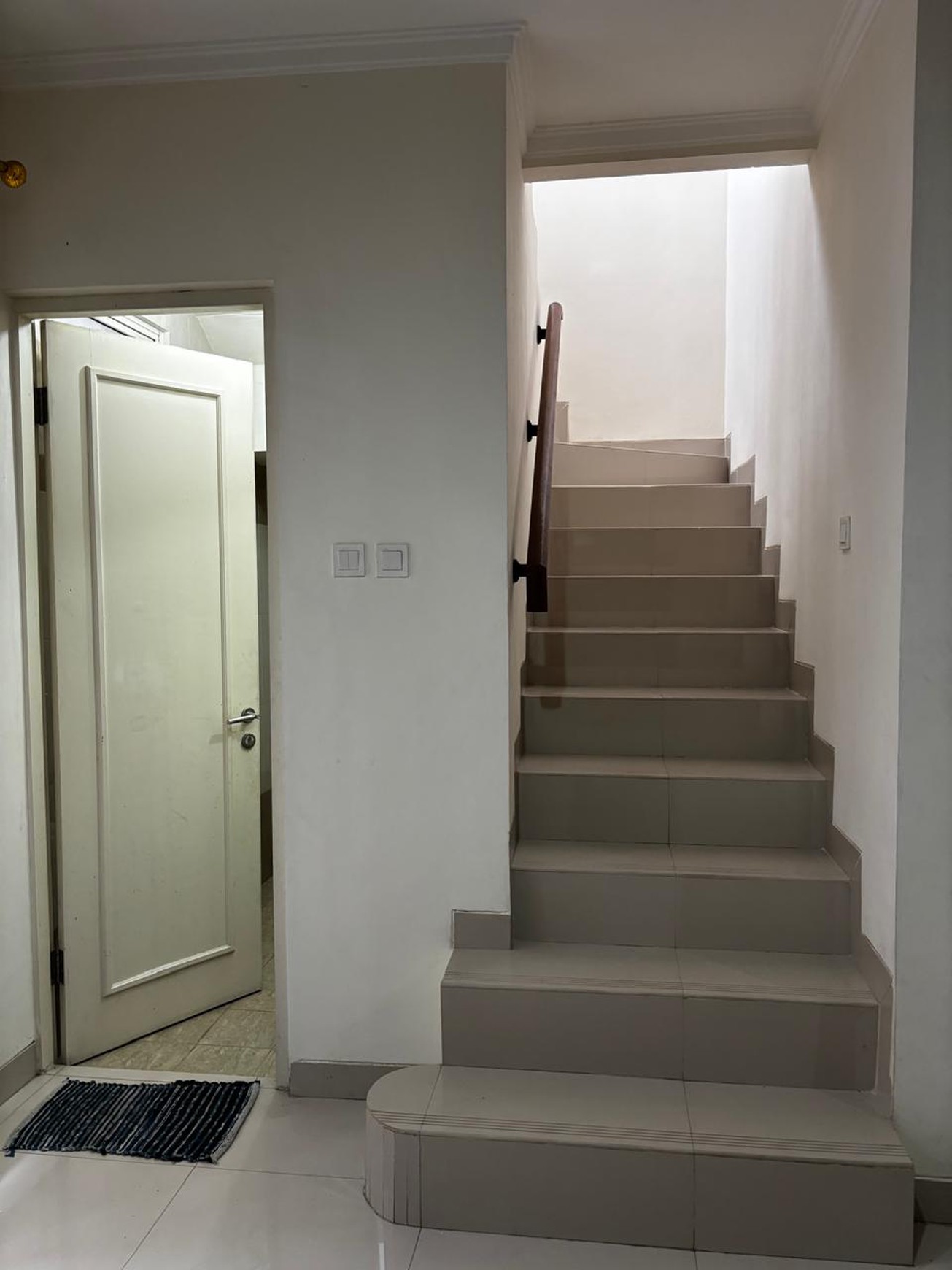 Turun Harga Rumah 2 Lantai Fully Furnished di Ambrosia Lippo Cikarang 