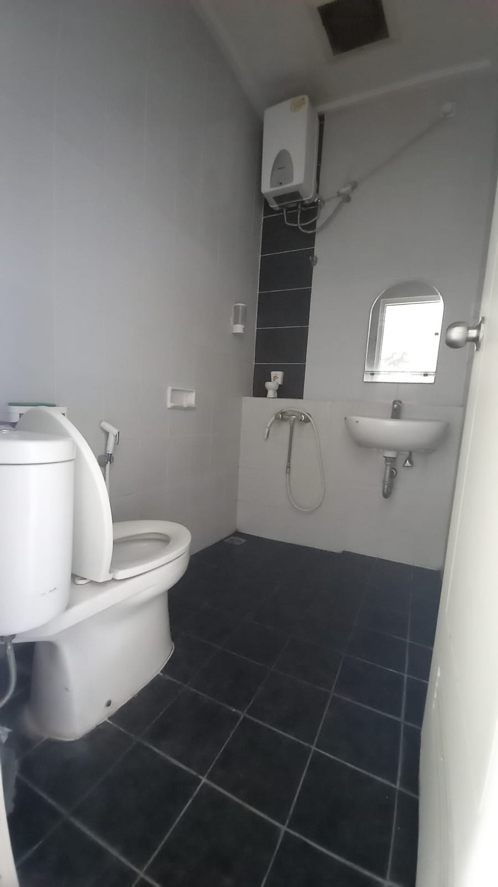 Dijual Rumah Siap Huni Di Cluster Oleaster , Gading Serpong