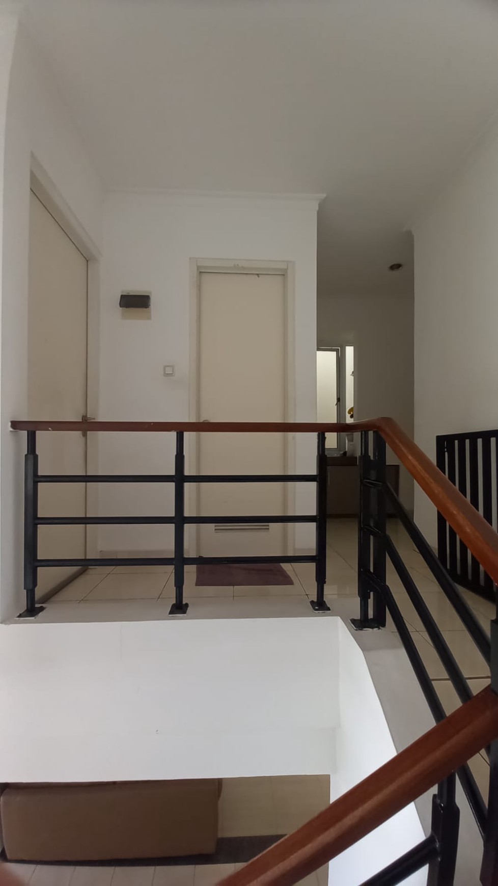 Dijual Rumah Siap Huni Di Cluster Oleaster , Gading Serpong