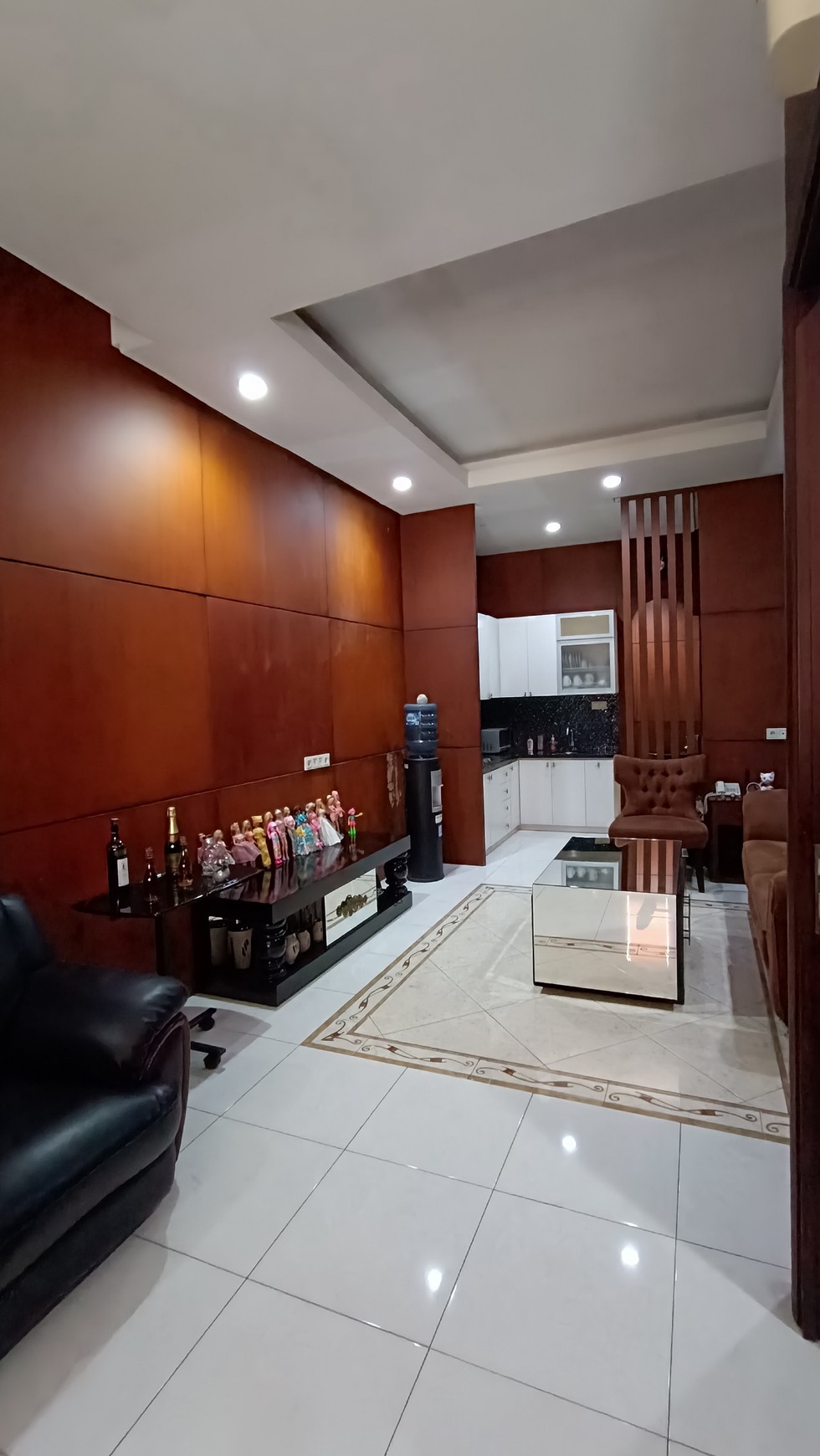 Ruko Aktif di jalan Utama Masuk Kawasan Pesanggrahan Bintaro