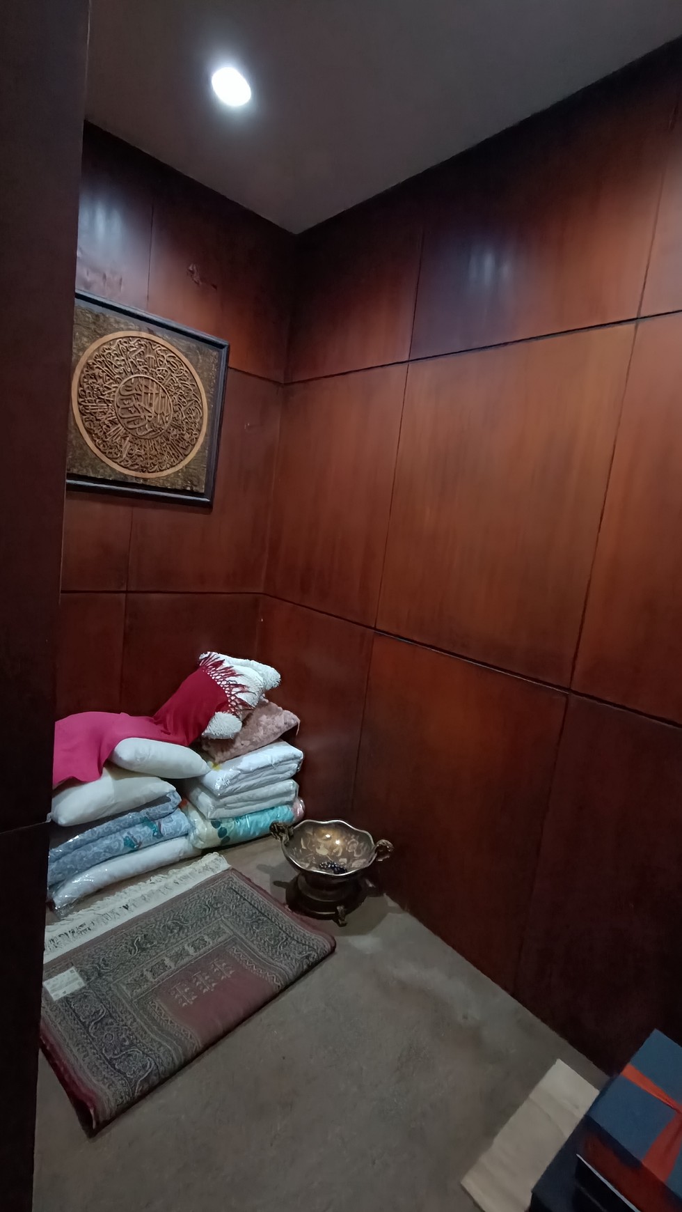 Ruko Aktif di jalan Utama Masuk Kawasan Pesanggrahan Bintaro