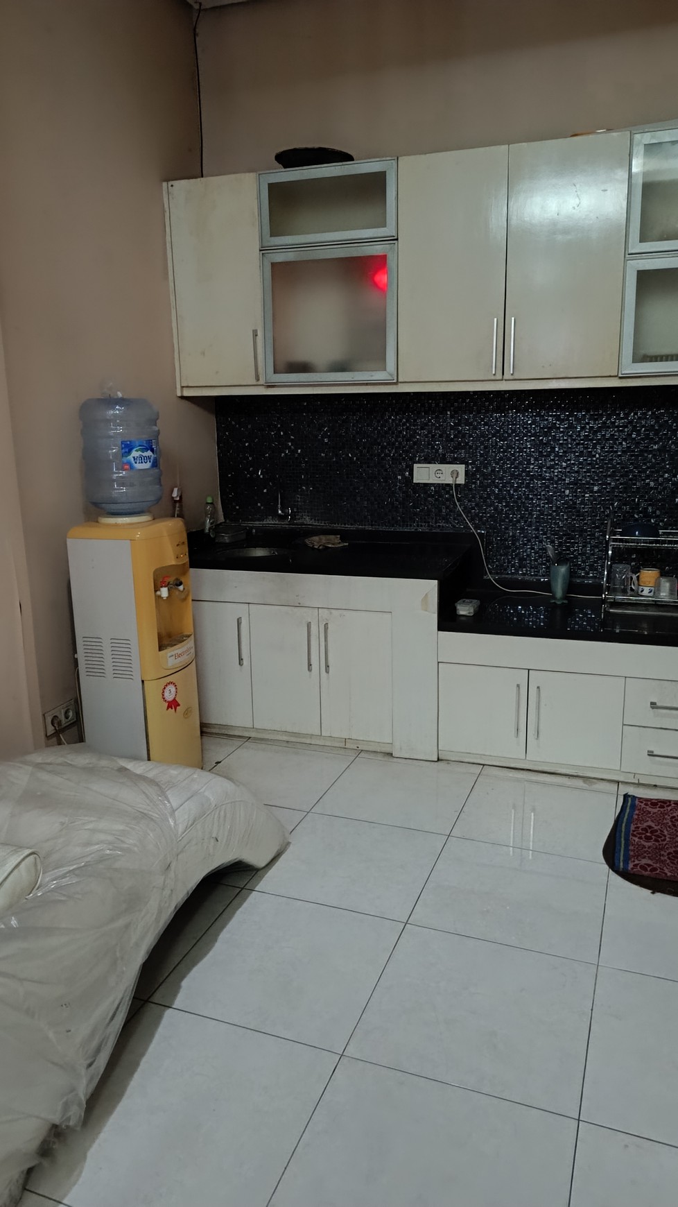 Ruko Aktif di jalan Utama Masuk Kawasan Pesanggrahan Bintaro