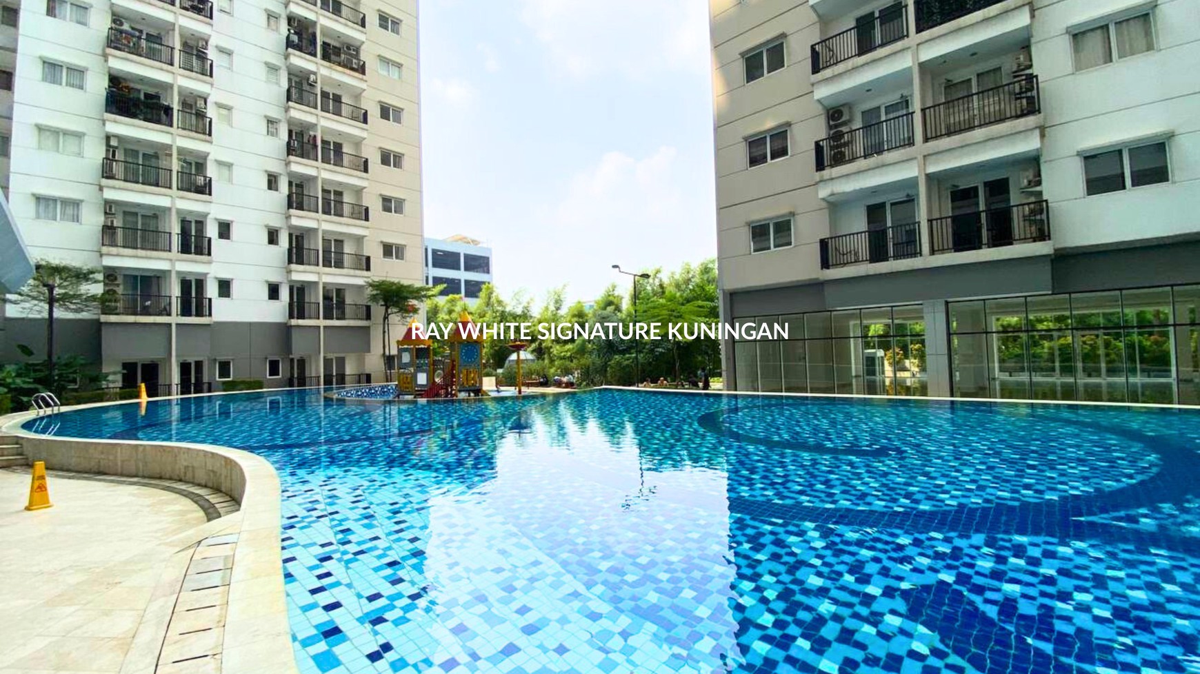Apartemen Signature Park Grande 2 Br Mid-floor di Jl MT Haryono