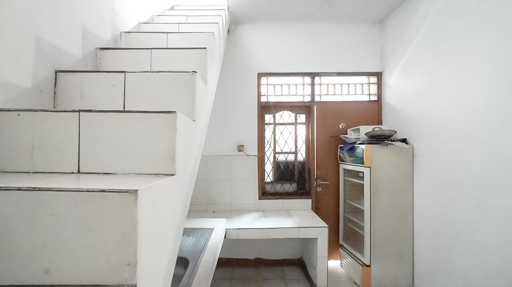 Di jual rumah strategis di Jl.H Sainan Pondok Cina Depok 