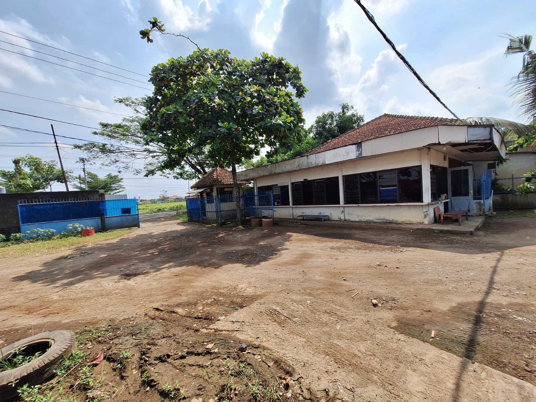 Dijual Cepat! Gedung 1 Lantai Lokasi Strategis di Karanganom Klaten