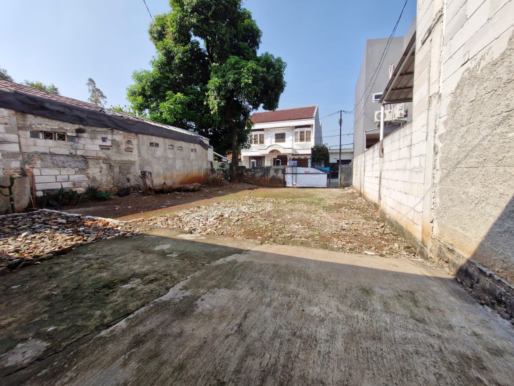  Di Jual Rumah tua hitung tanah, lokasi tenang dan strategis di Jl. Cendrawasih Kebayoran Lama, Jakarta Selatan