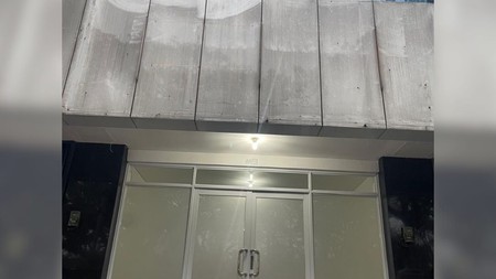 Dijual dan/atau Disewakan Ruko 3 Boulevard Tekno BSD City Tangerang Selatan. 3 Lantai. Pinggir Jalan Besar.