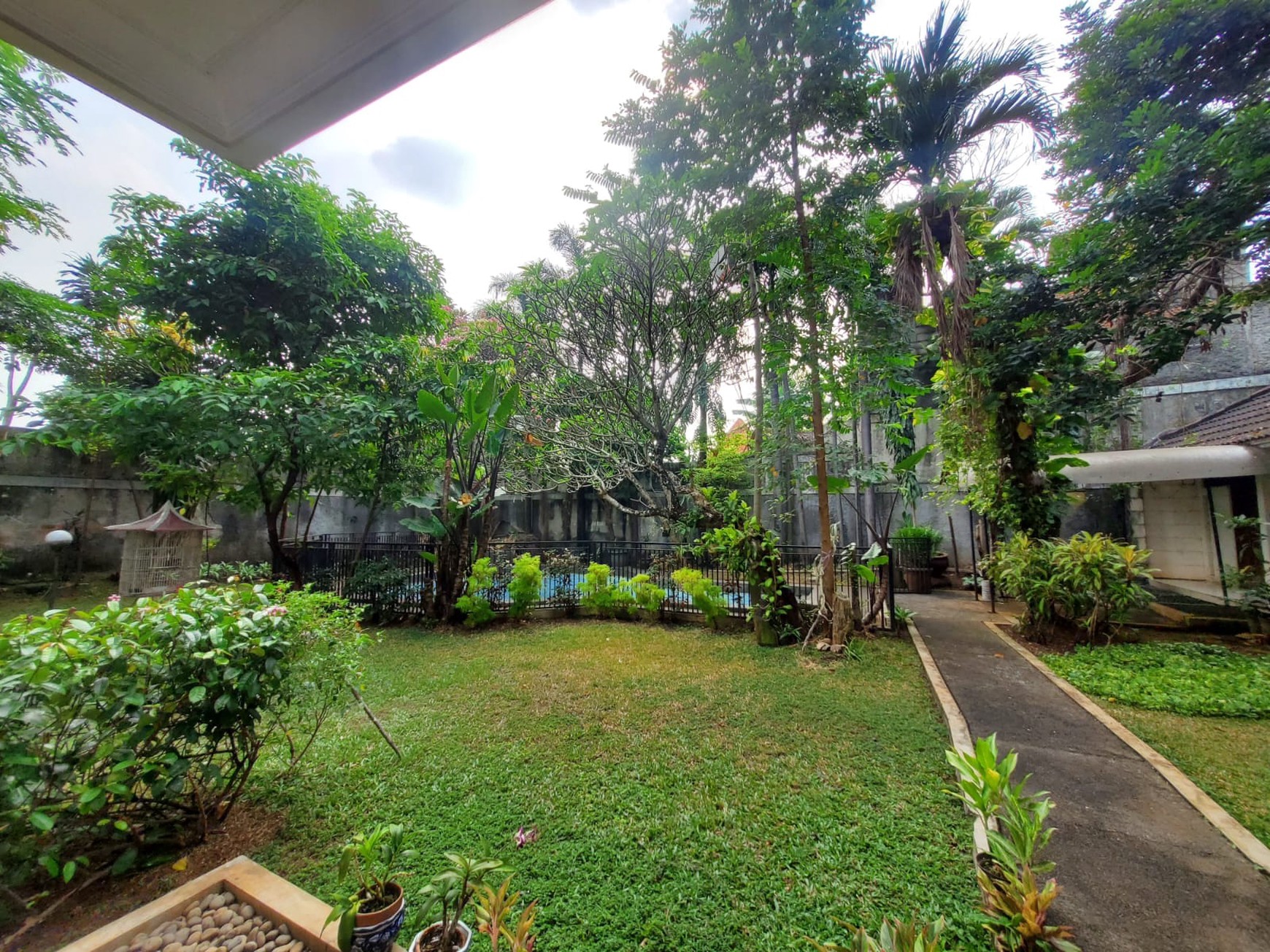 Dijual Single House di Jl. Kemang Utara