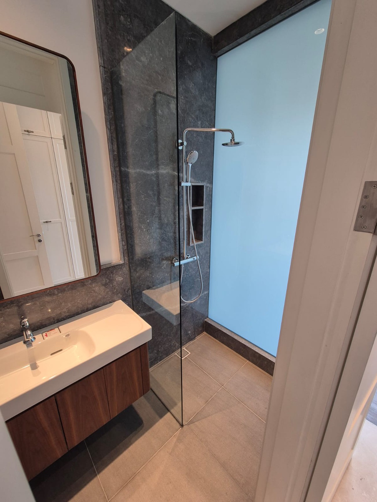 Dijual Apartemen Le Parc Residence 3BR bergaya Classic European di kompleks Thamrin-Nine jakarta pusat