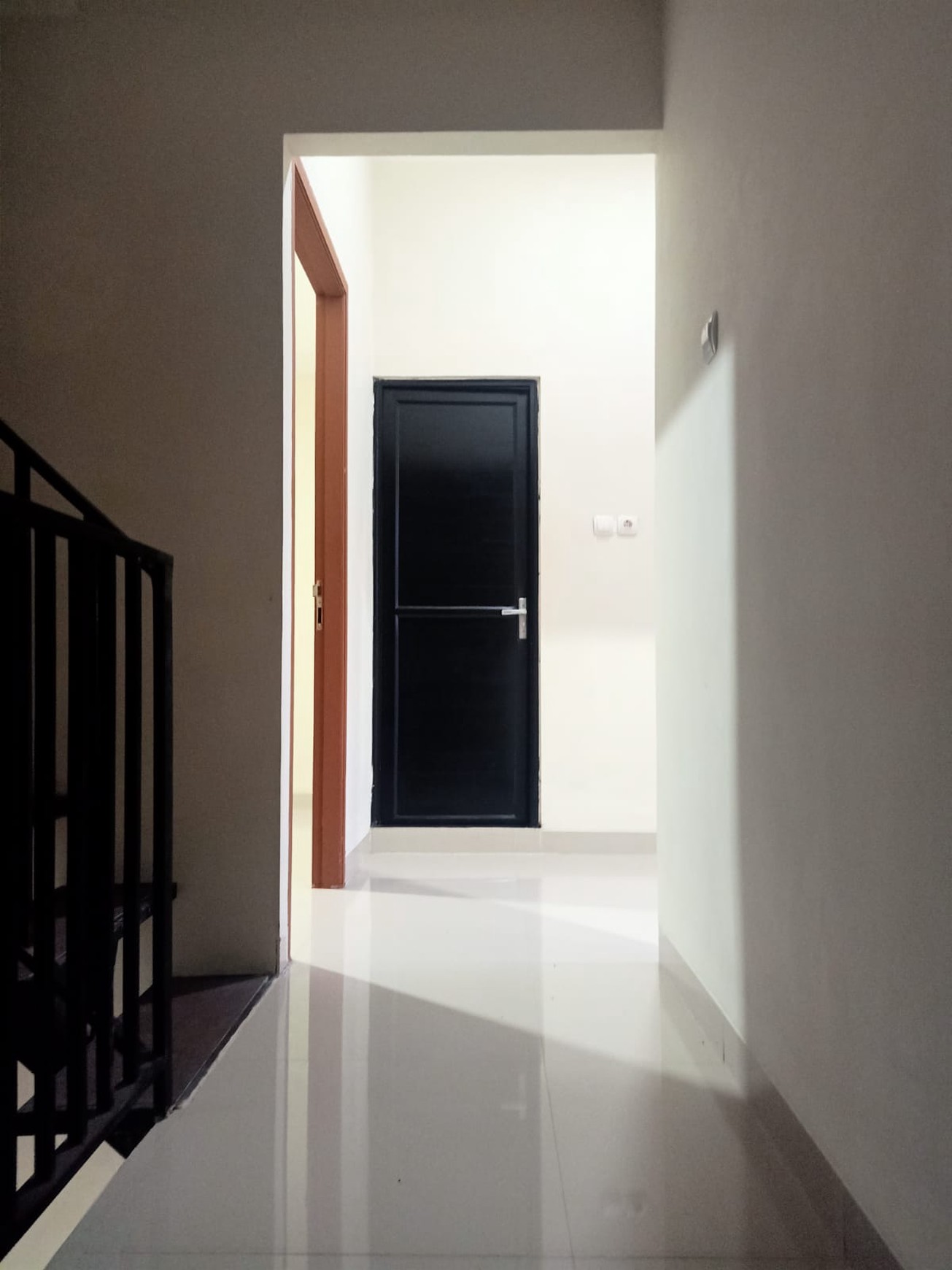 Rumah 2 Lantai Siap Huni dengan Hunian Nyaman dan Asri @Pondok Ranji, Tangerang Selatan