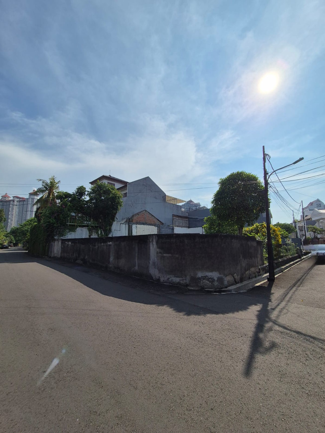 Dijual tanah di lokasi tenang dalam komplek di jalan S Parman sebelah Universitas Tarumanegara