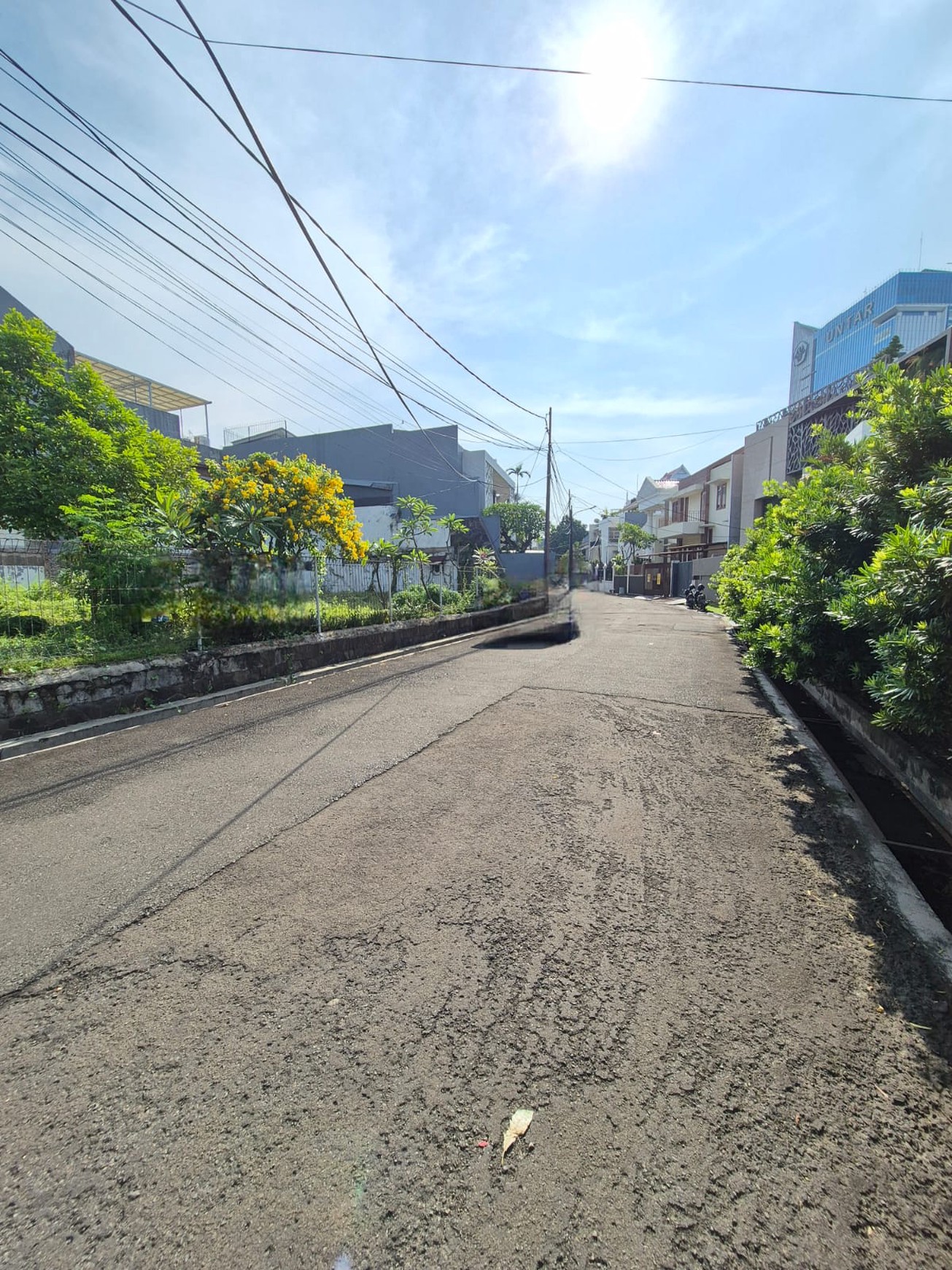 Dijual tanah di lokasi tenang dalam komplek di jalan S Parman sebelah Universitas Tarumanegara
